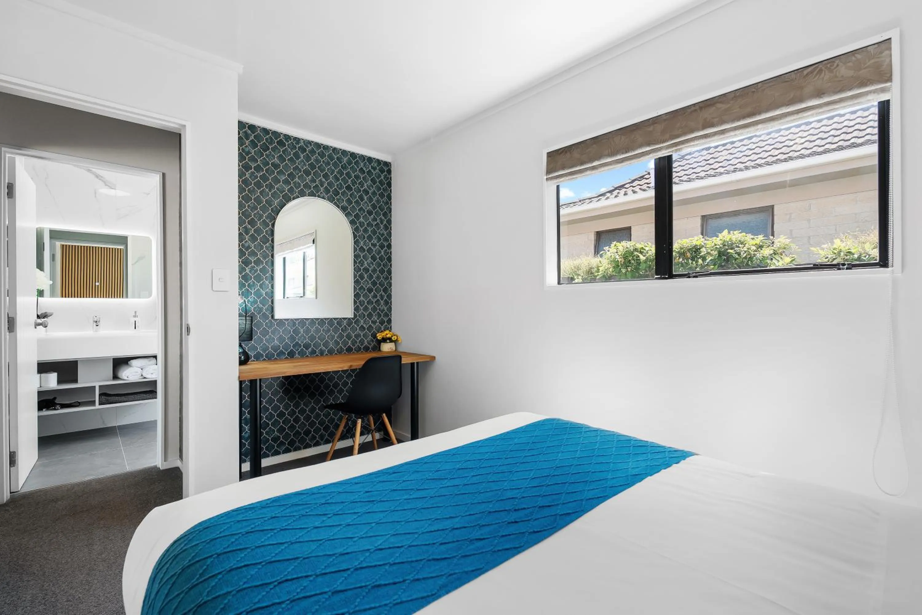 Bedroom, Bed in Summer Inn Motel - Newly Renovated