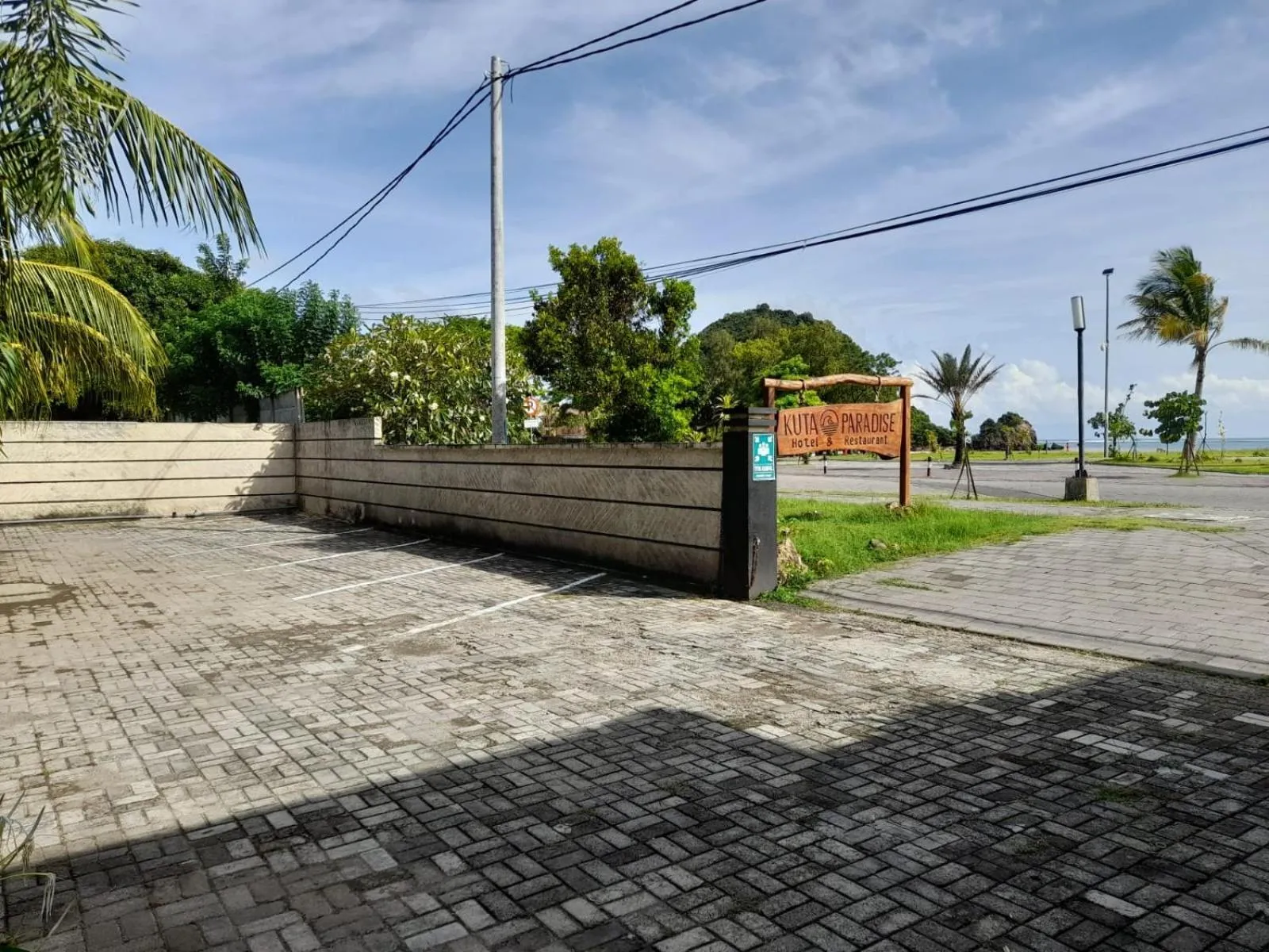 Parking in Kuta Paradise