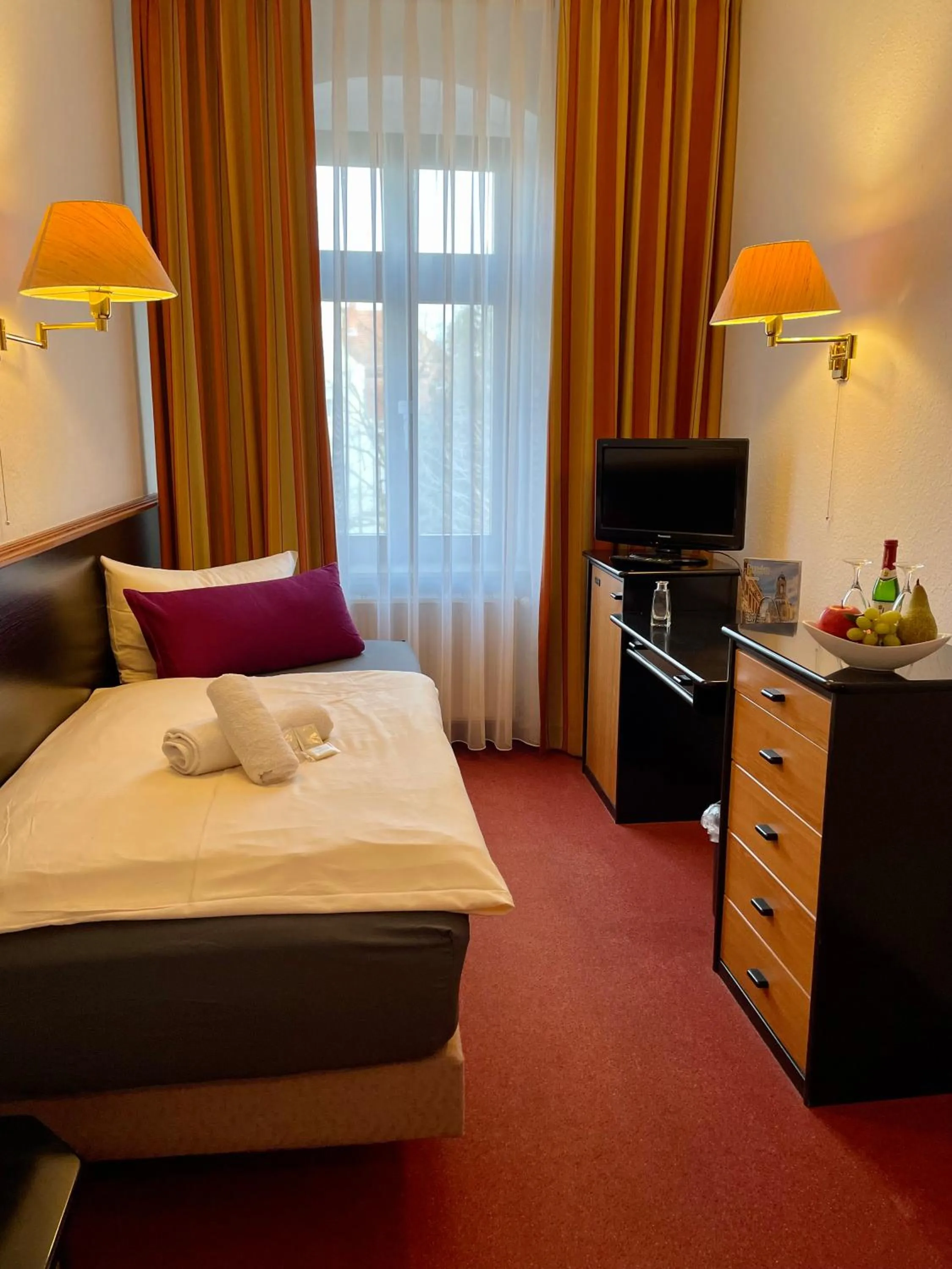 Bed in MUSTANG INN am Großen Garten