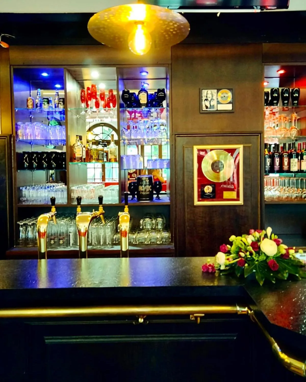 Staff in MUSTANG INN am Großen Garten