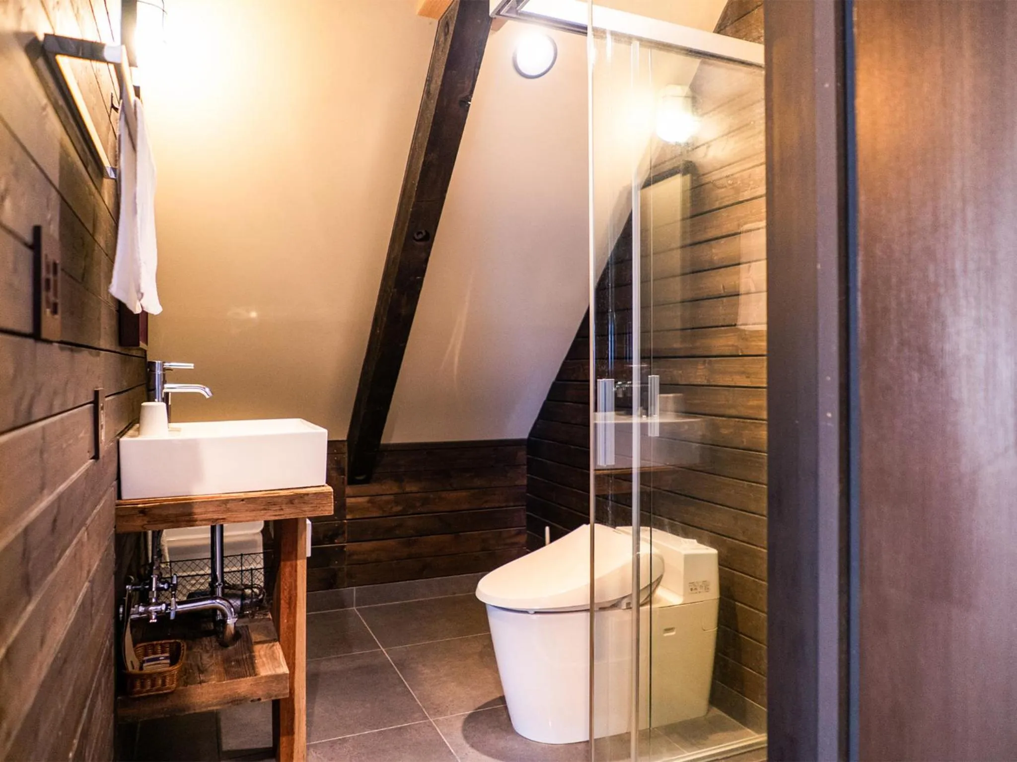 Toilet in Momiji Lodge