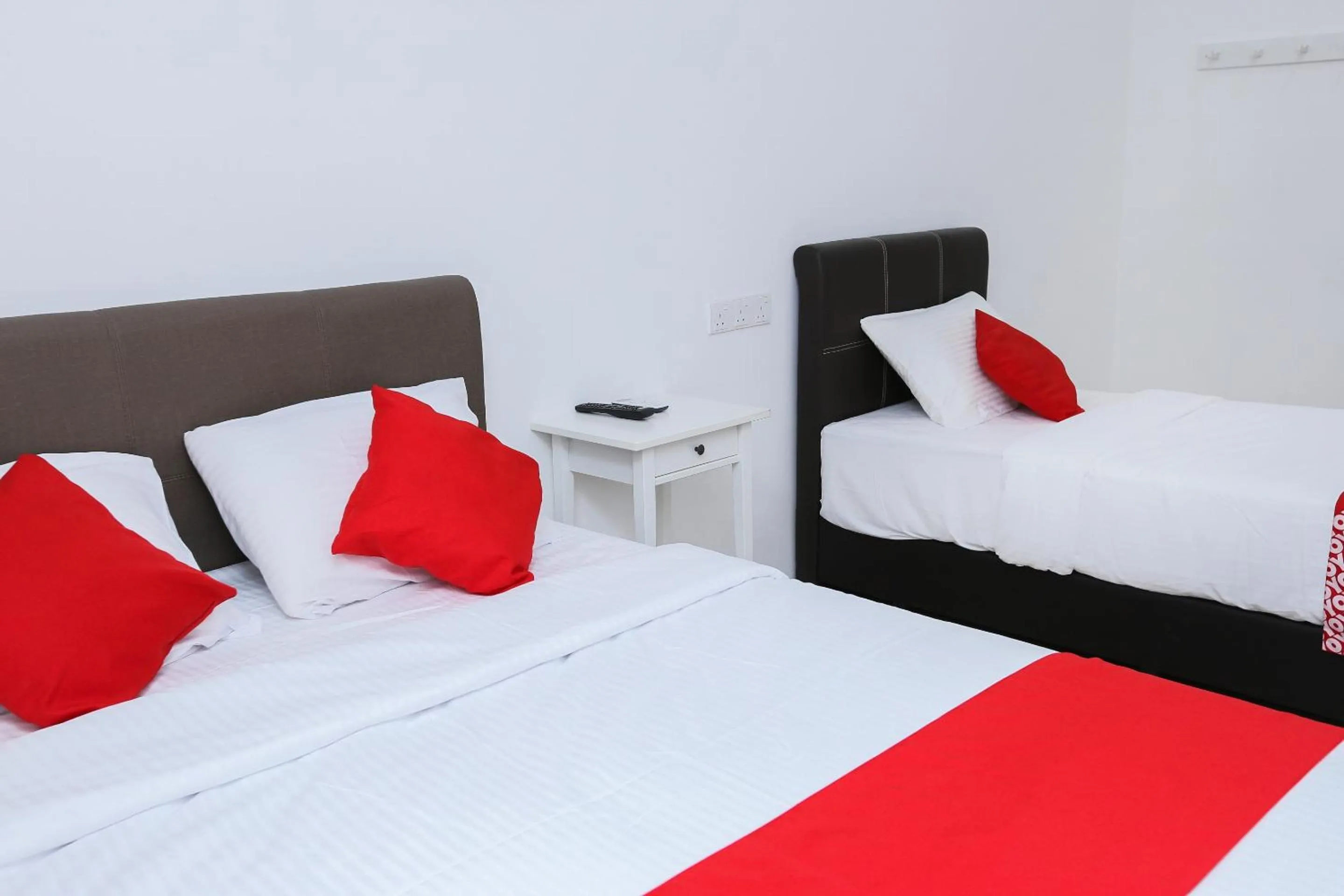 Bedroom, Bed in Hotel O Roselyn Inn