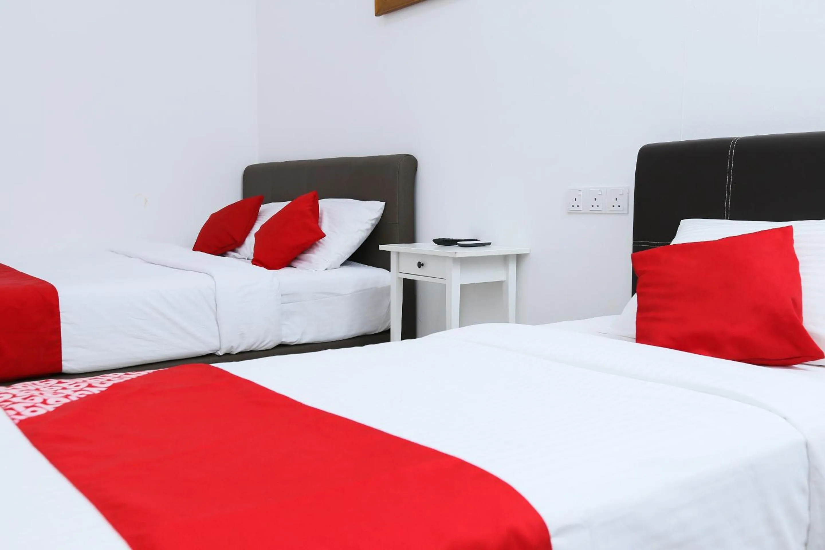 Bedroom, Bed in Hotel O Roselyn Inn