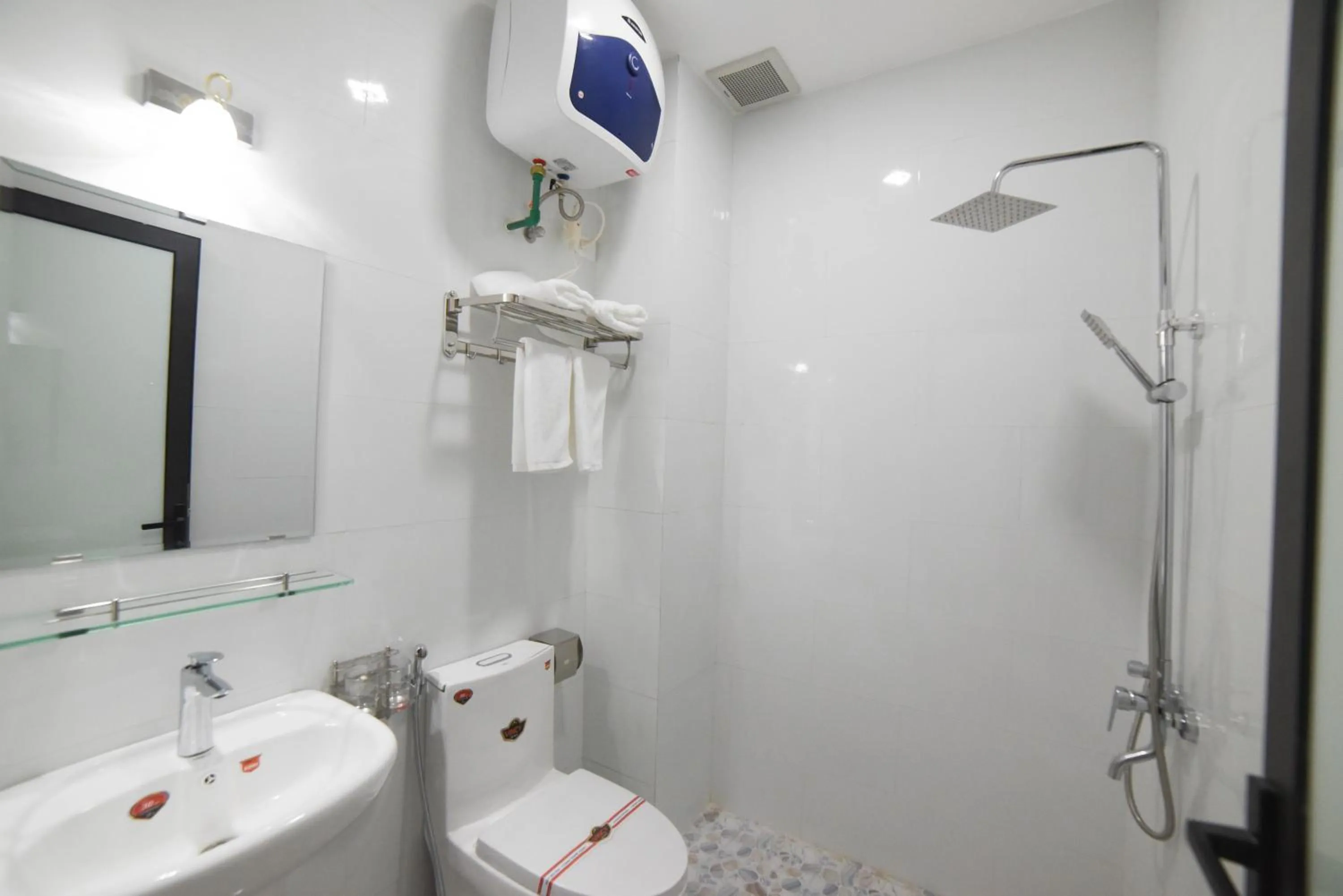 Bathroom in Asean Garden Homestay Hue