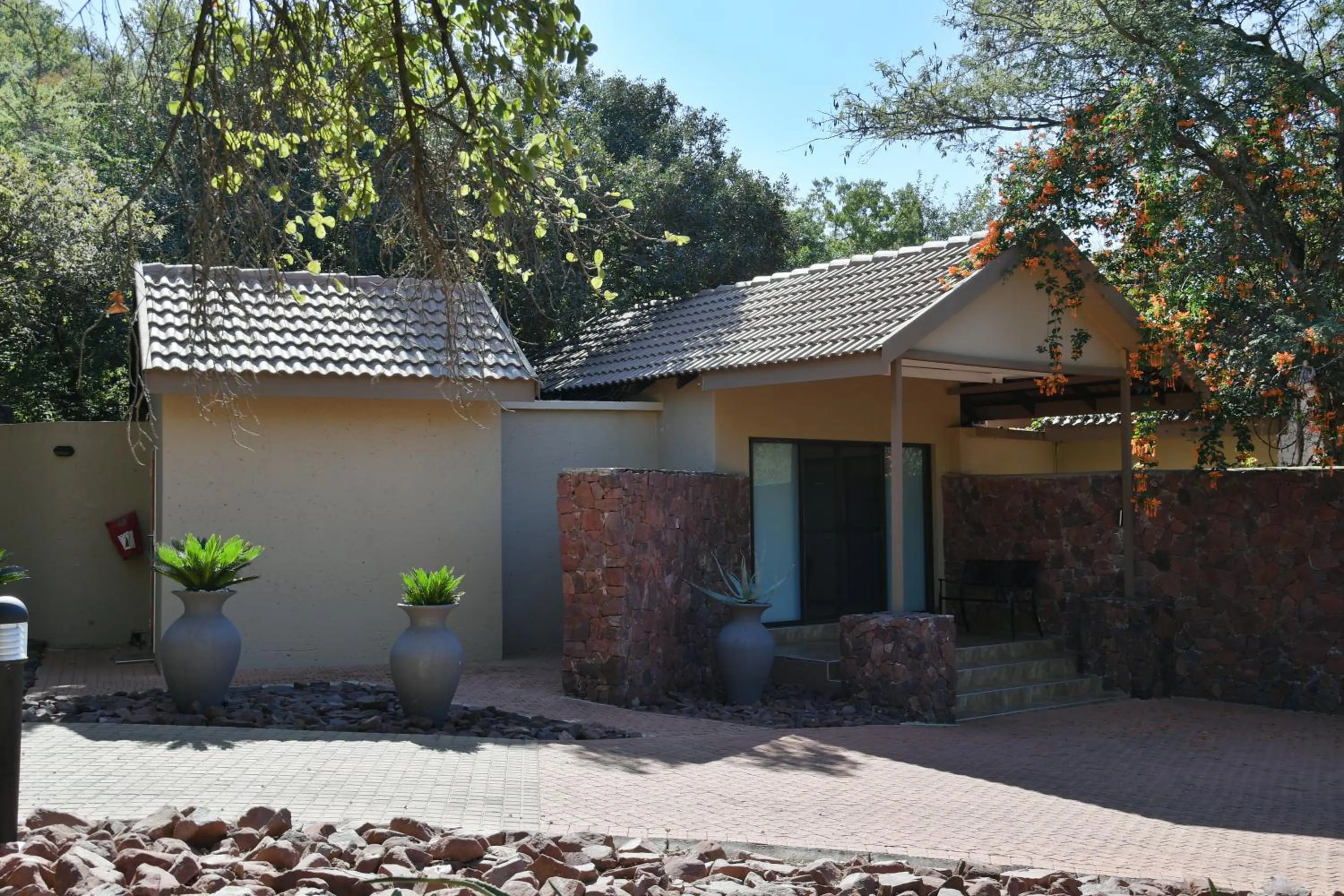 Facade/entrance in ATKV Klein-Kariba