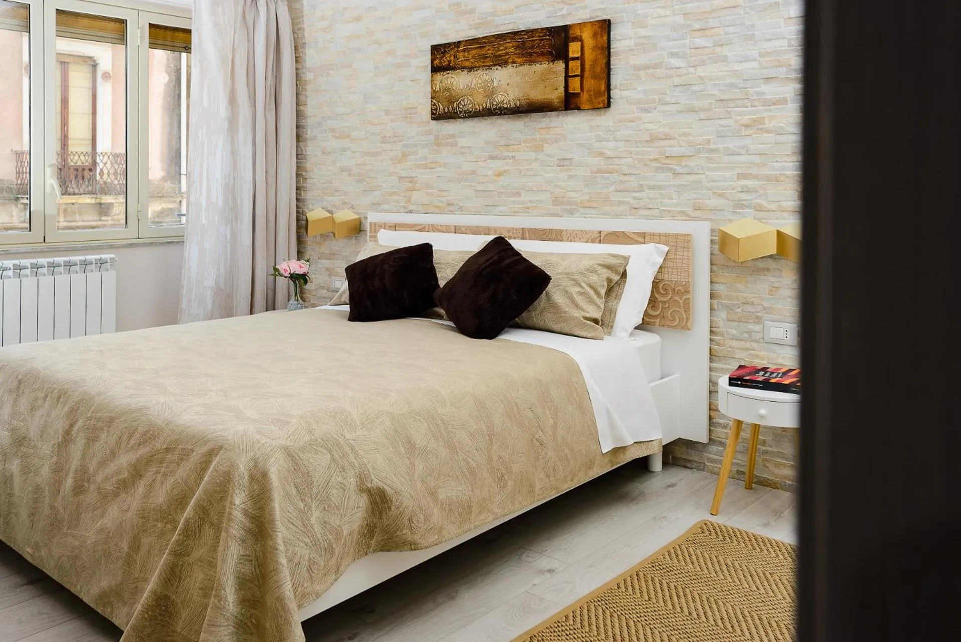 Photo of the whole room, Bed in Fantastic Dream