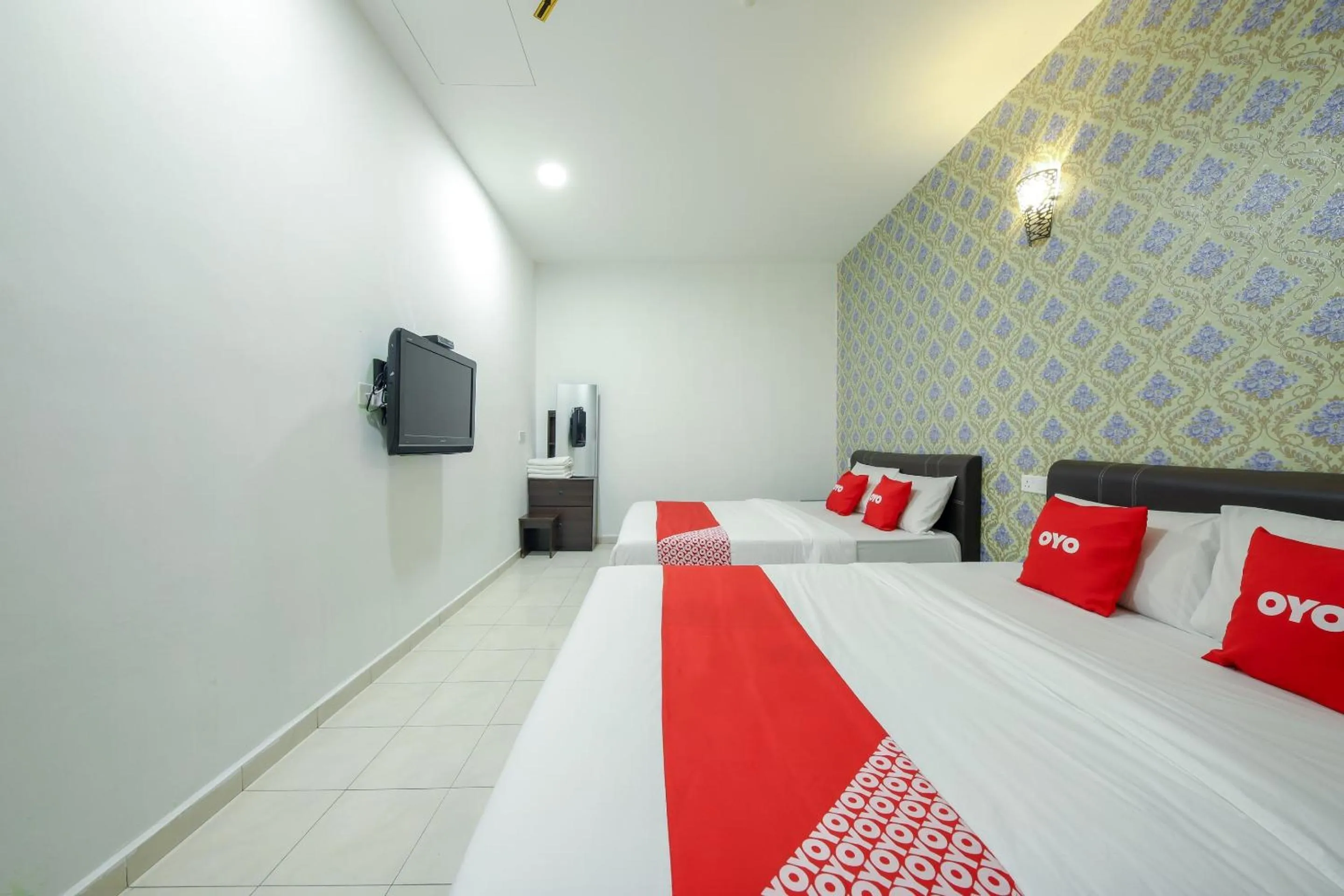 Bedroom, Bed in OYO 89497 Dream Nur Hotel