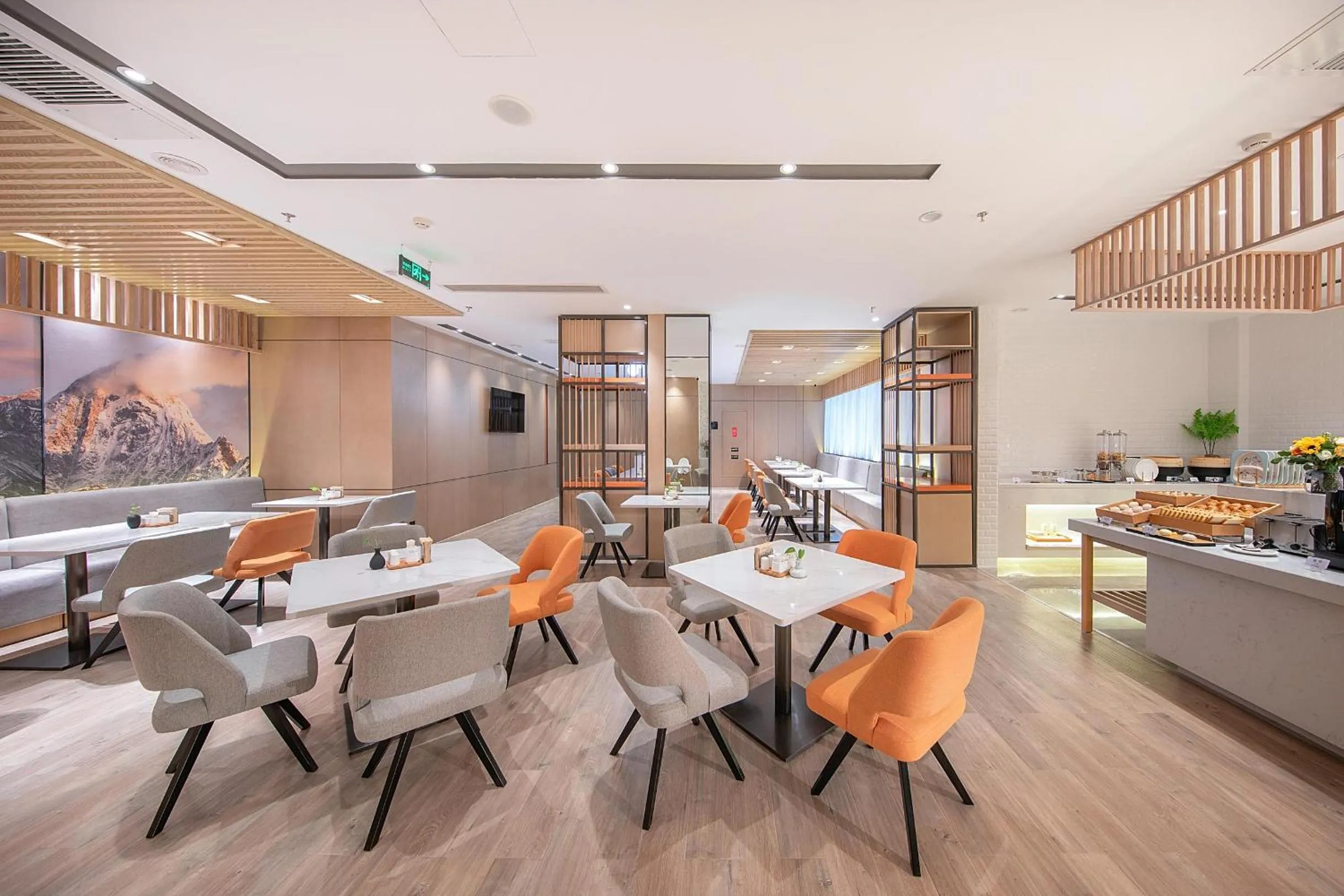 Restaurant/places to eat in Atour Hotel Chengdu Wenshufang