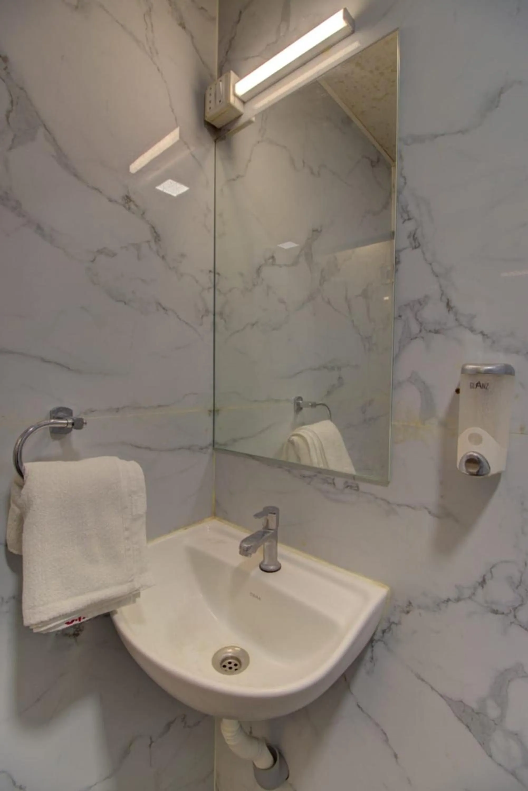 Bathroom in Hotel New Sky Palace Residency- Near International Airport Andheri East