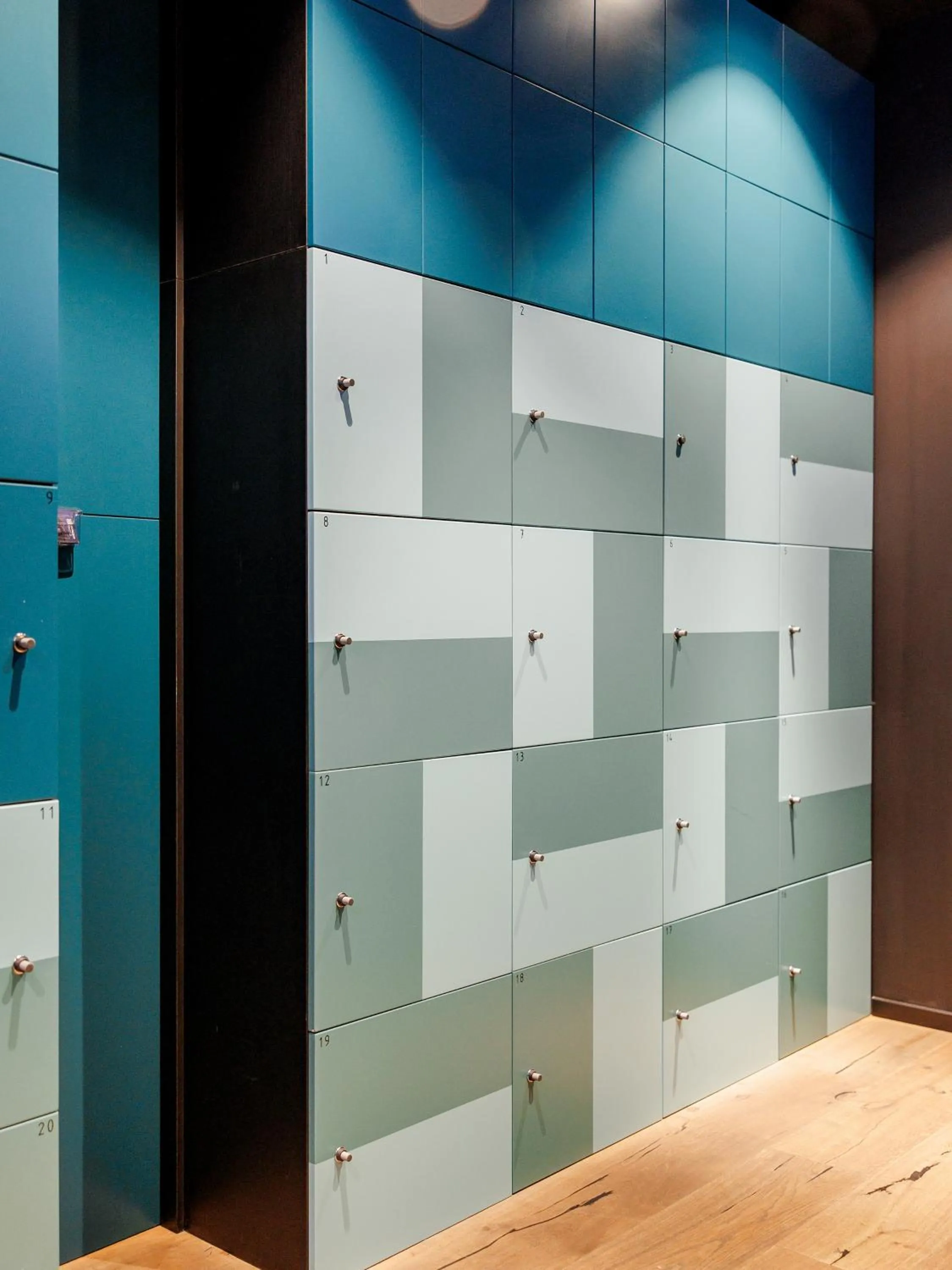 locker in KONCEPT HOTEL International