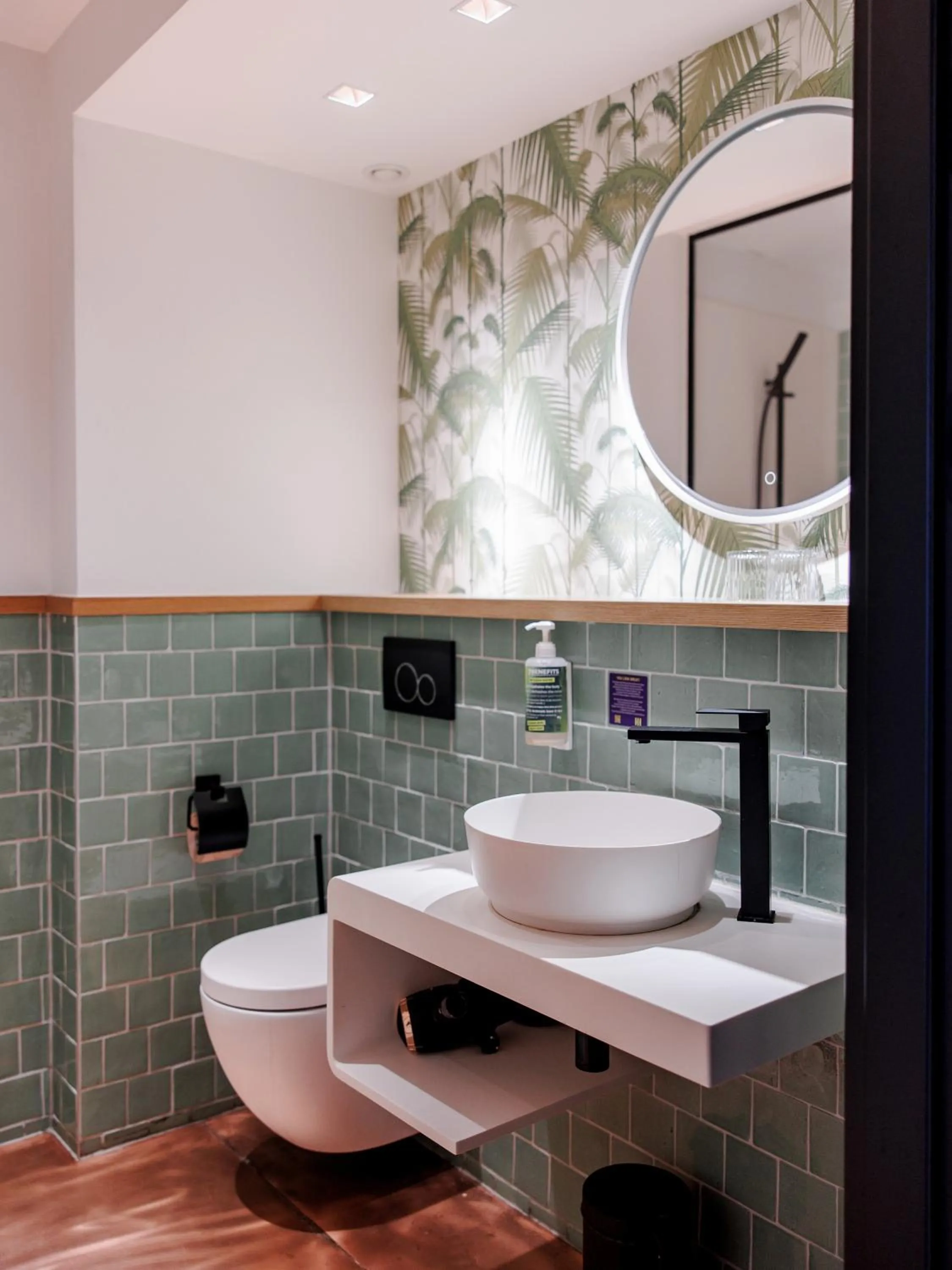 Toilet in KONCEPT HOTEL International