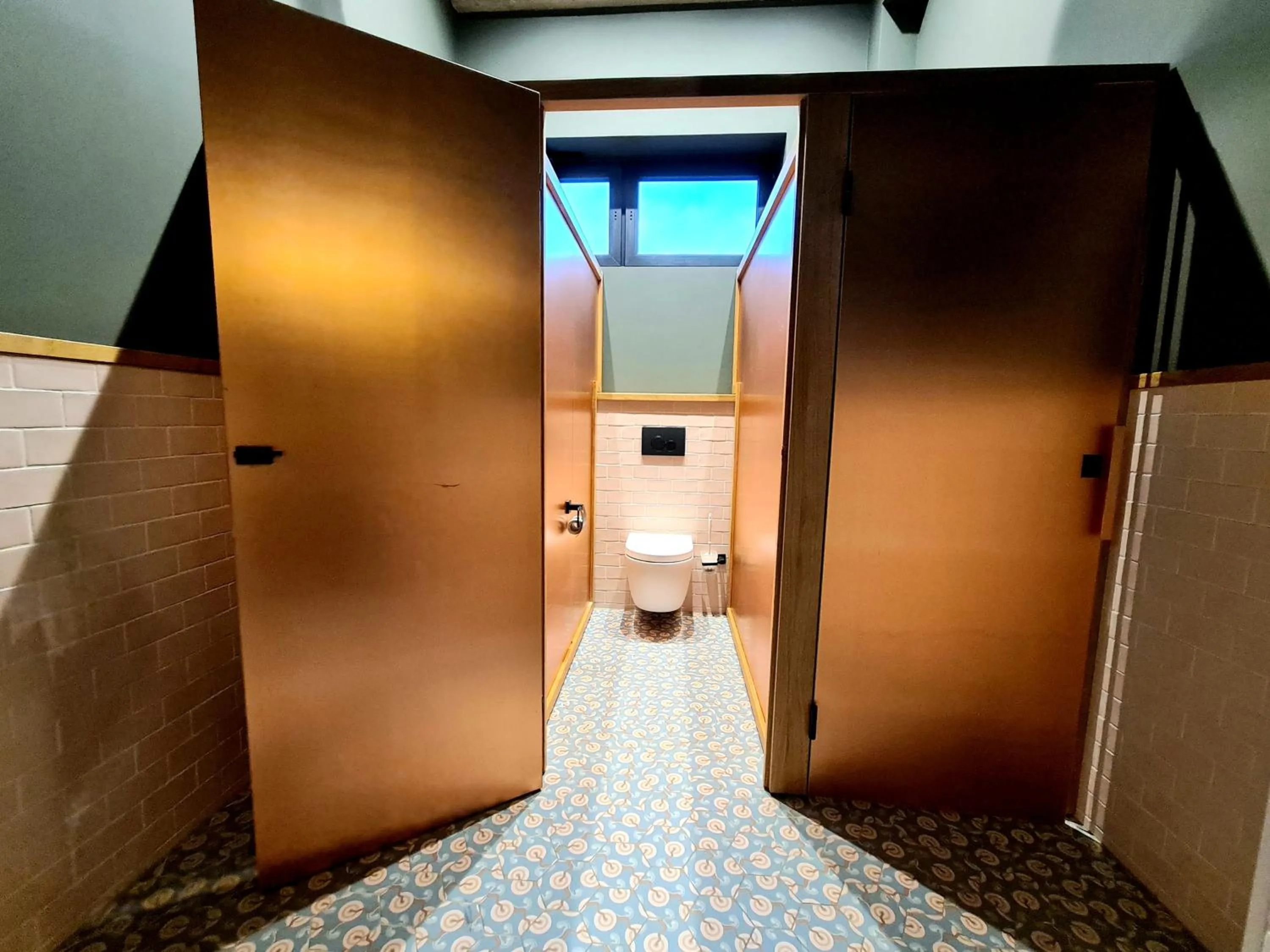 Toilet in KONCEPT HOTEL International