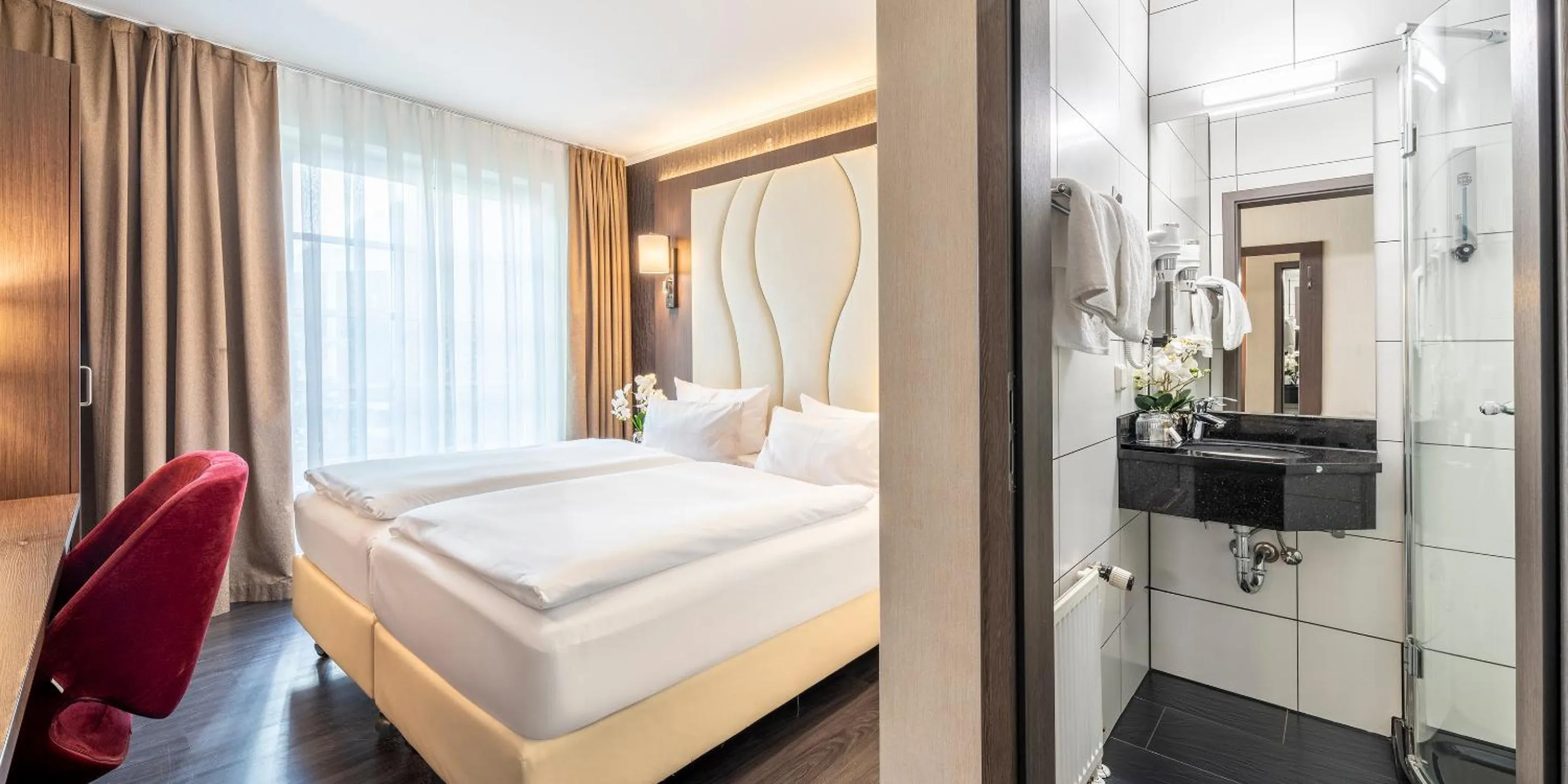 Bed in Best Western Hotel Schmoeker-Hof