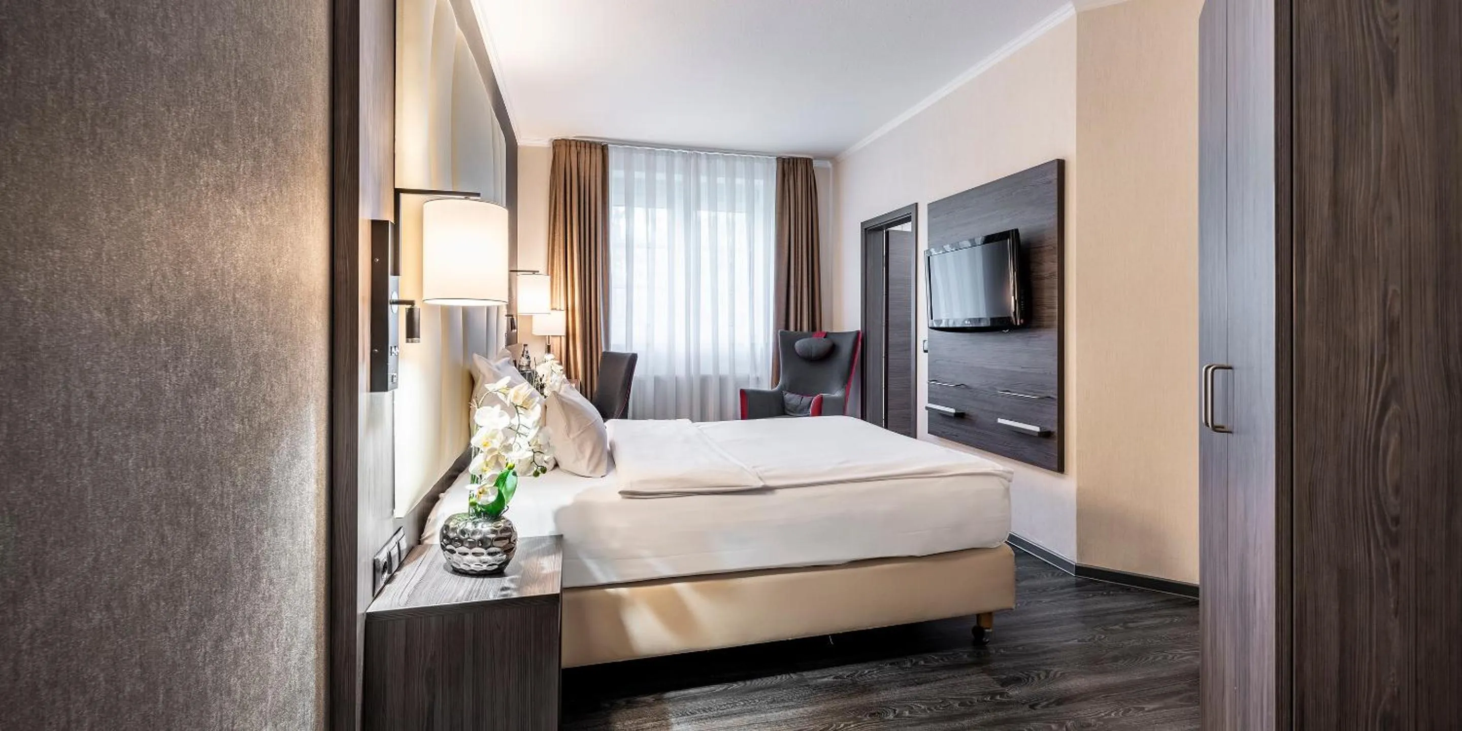 Photo of the whole room, Bed in Best Western Hotel Schmoeker-Hof