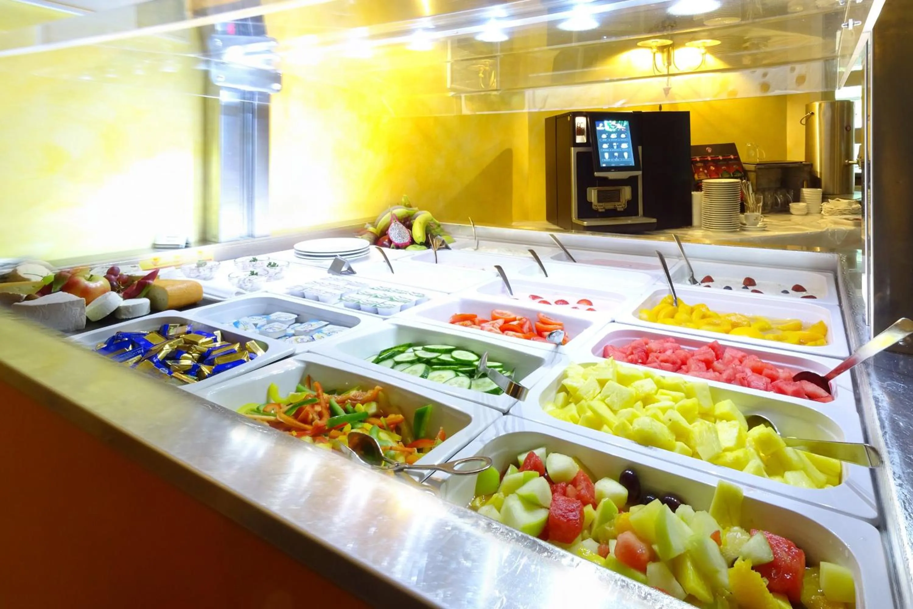 Breakfast in Best Western Hotel Schmoeker-Hof