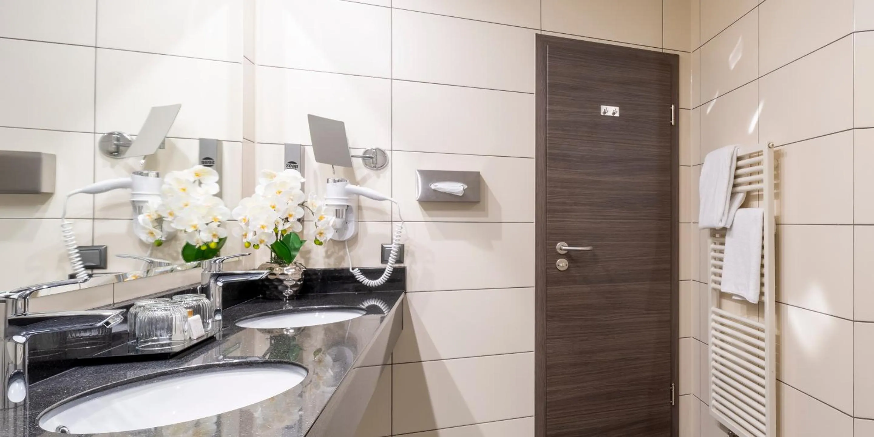 Bathroom in Best Western Hotel Schmoeker-Hof