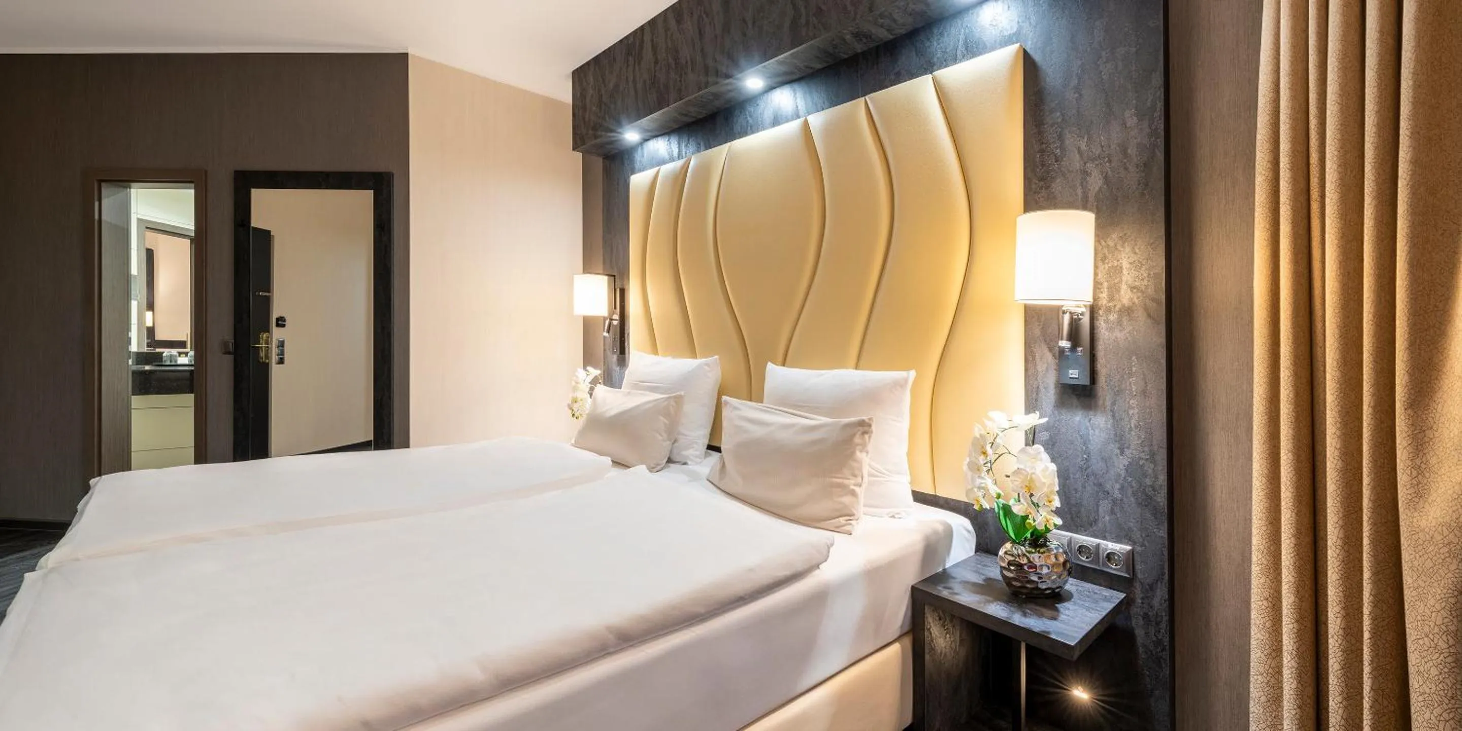 Bed in Best Western Hotel Schmoeker-Hof