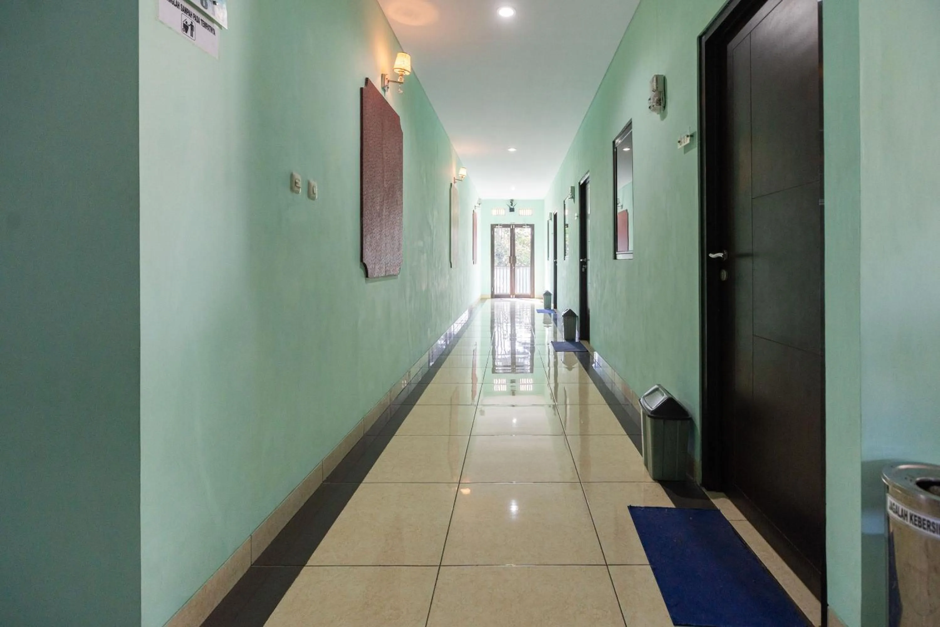 RedDoorz Plus @ Jalan Pumorow Manado