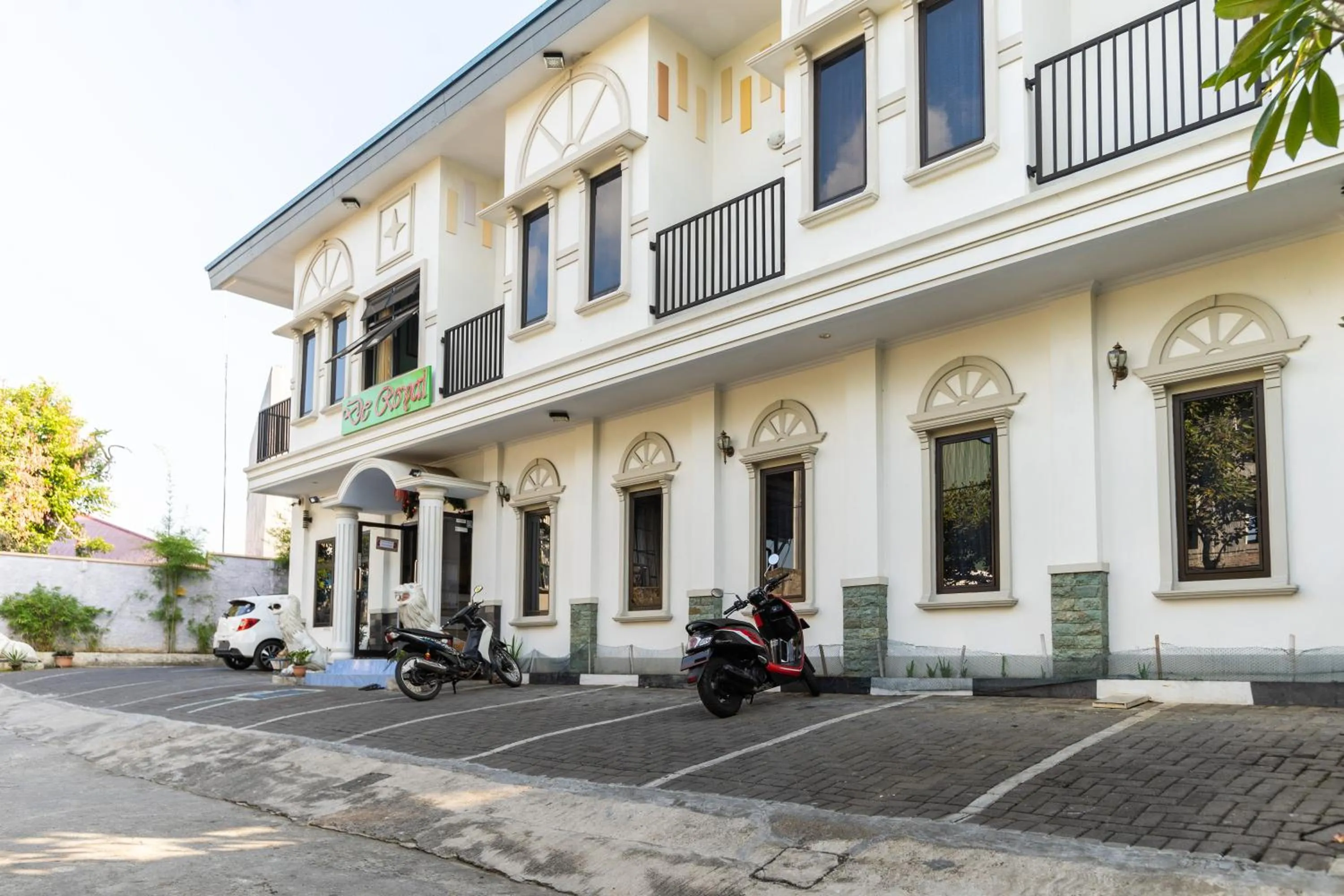 Facade/entrance in RedDoorz Plus @ Jalan Pumorow Manado