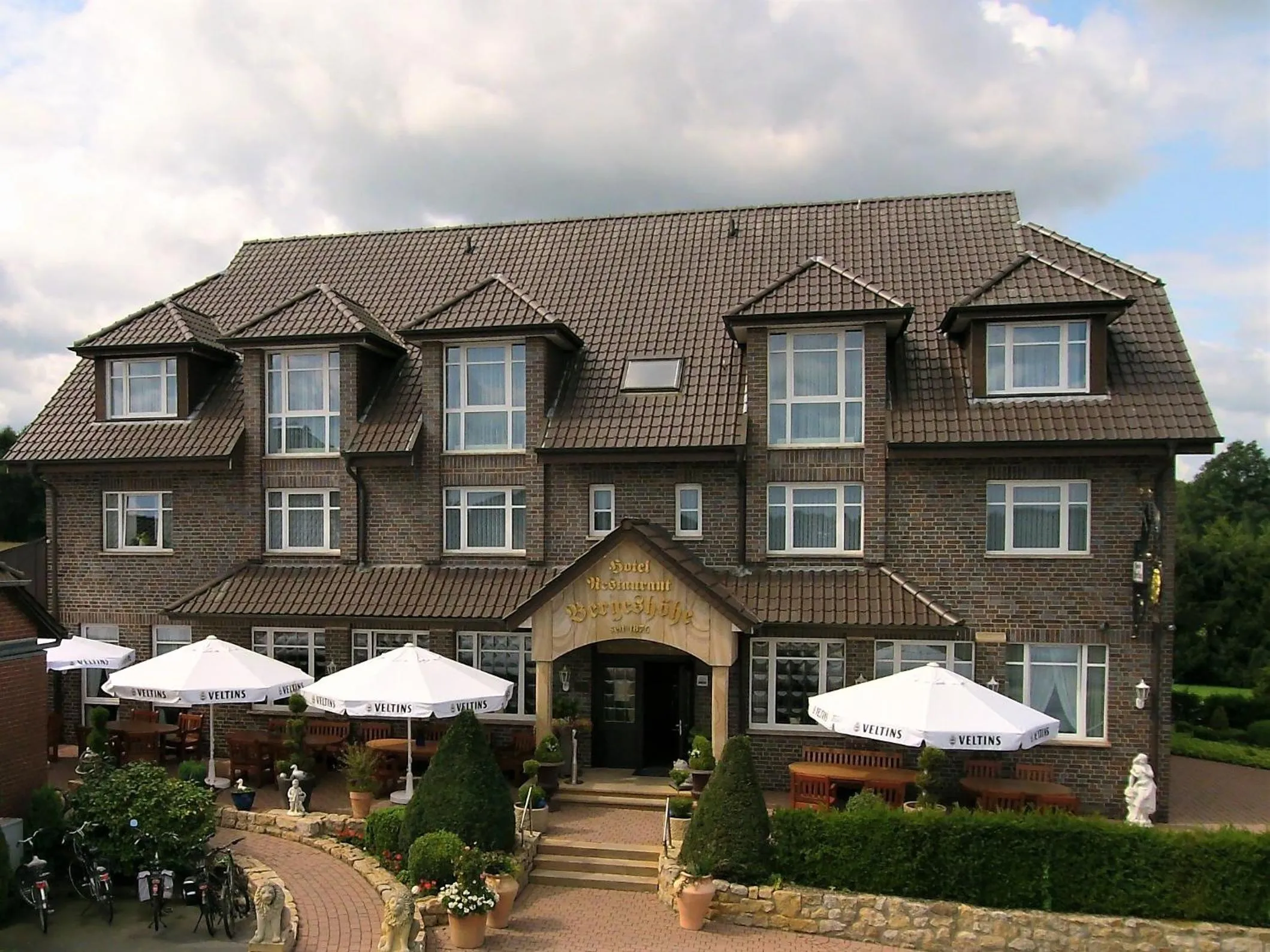 Facade/entrance in Hotel Restaurant Bergeshöhe