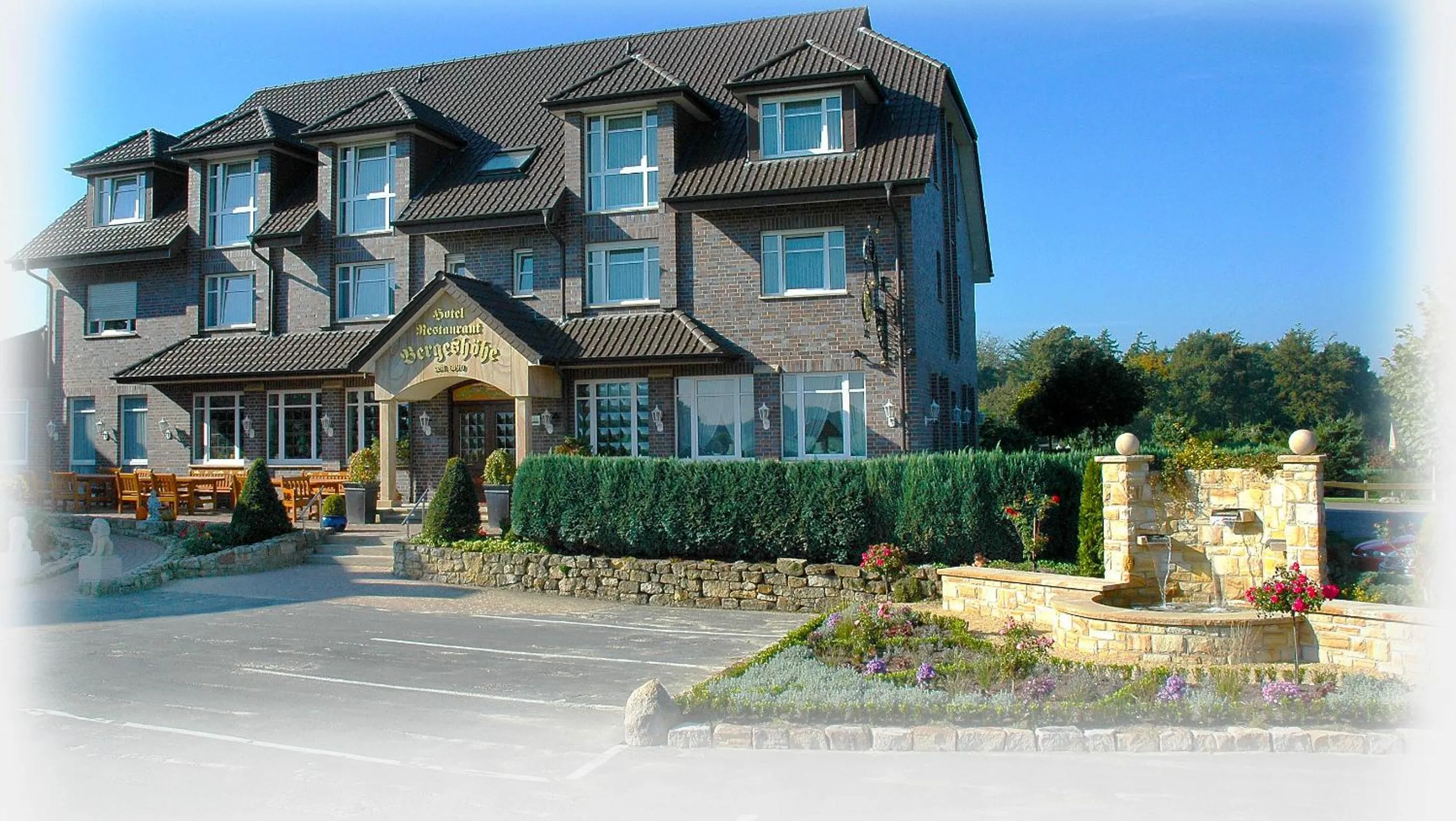 Facade/entrance in Hotel Restaurant Bergeshöhe
