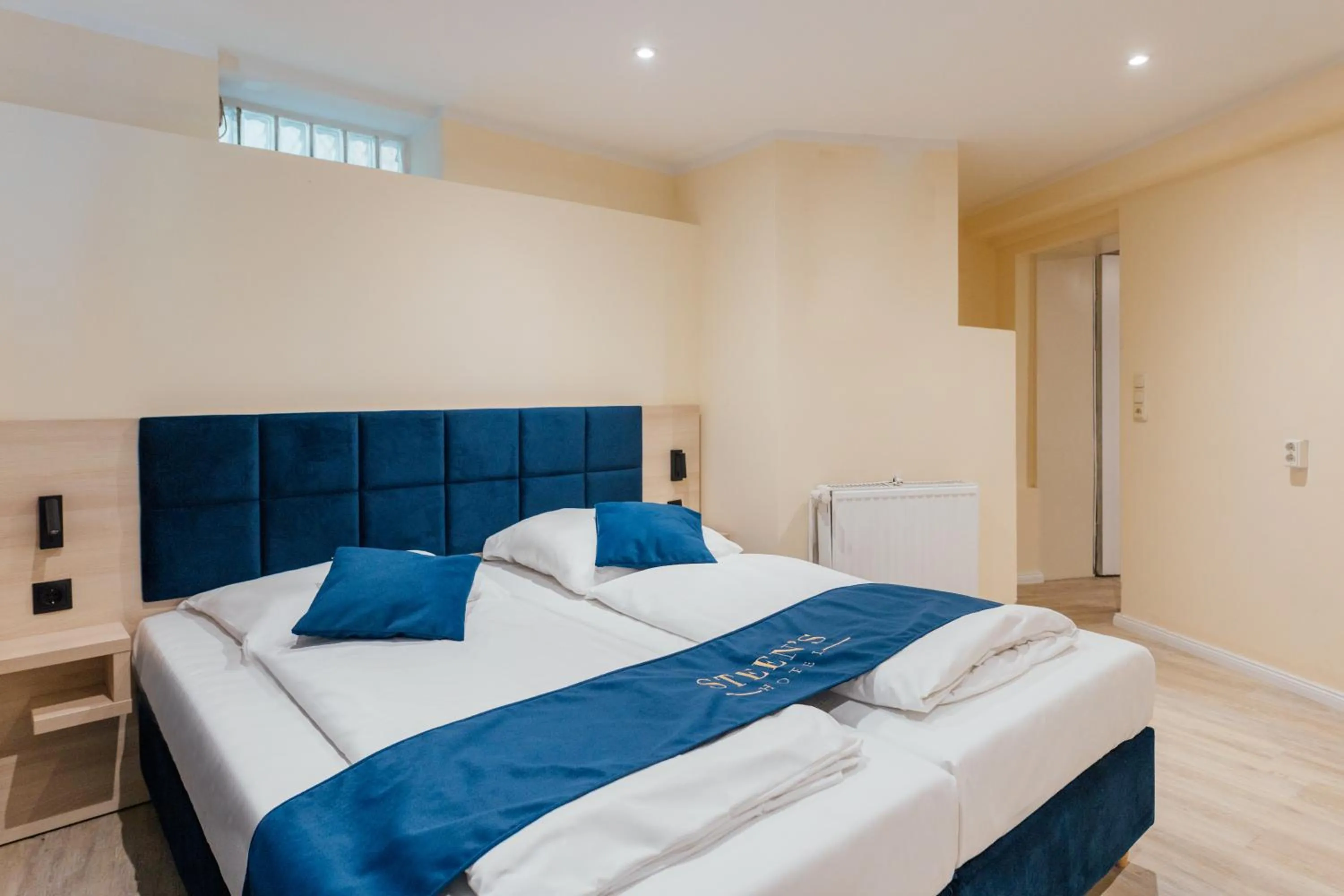 Bed in Steens Hotel Alster City