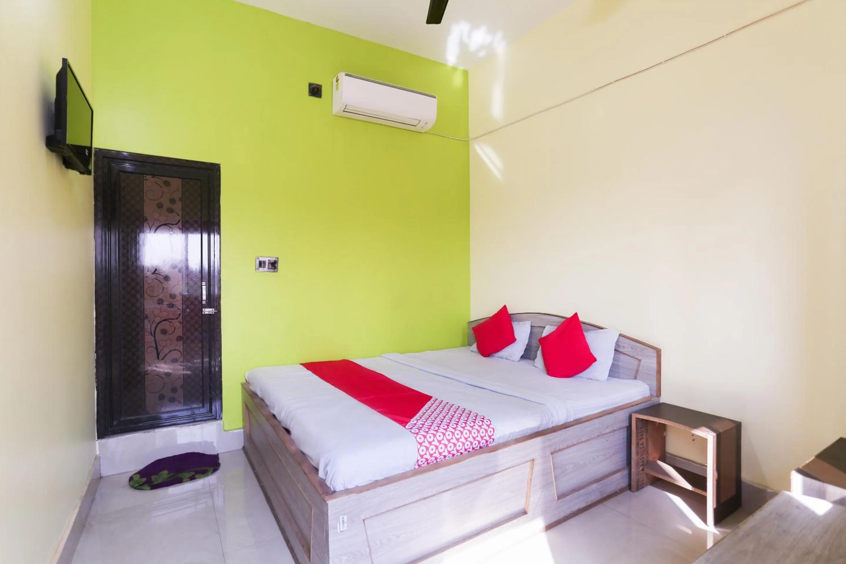 Bedroom in Hotel O Vatika Hotel