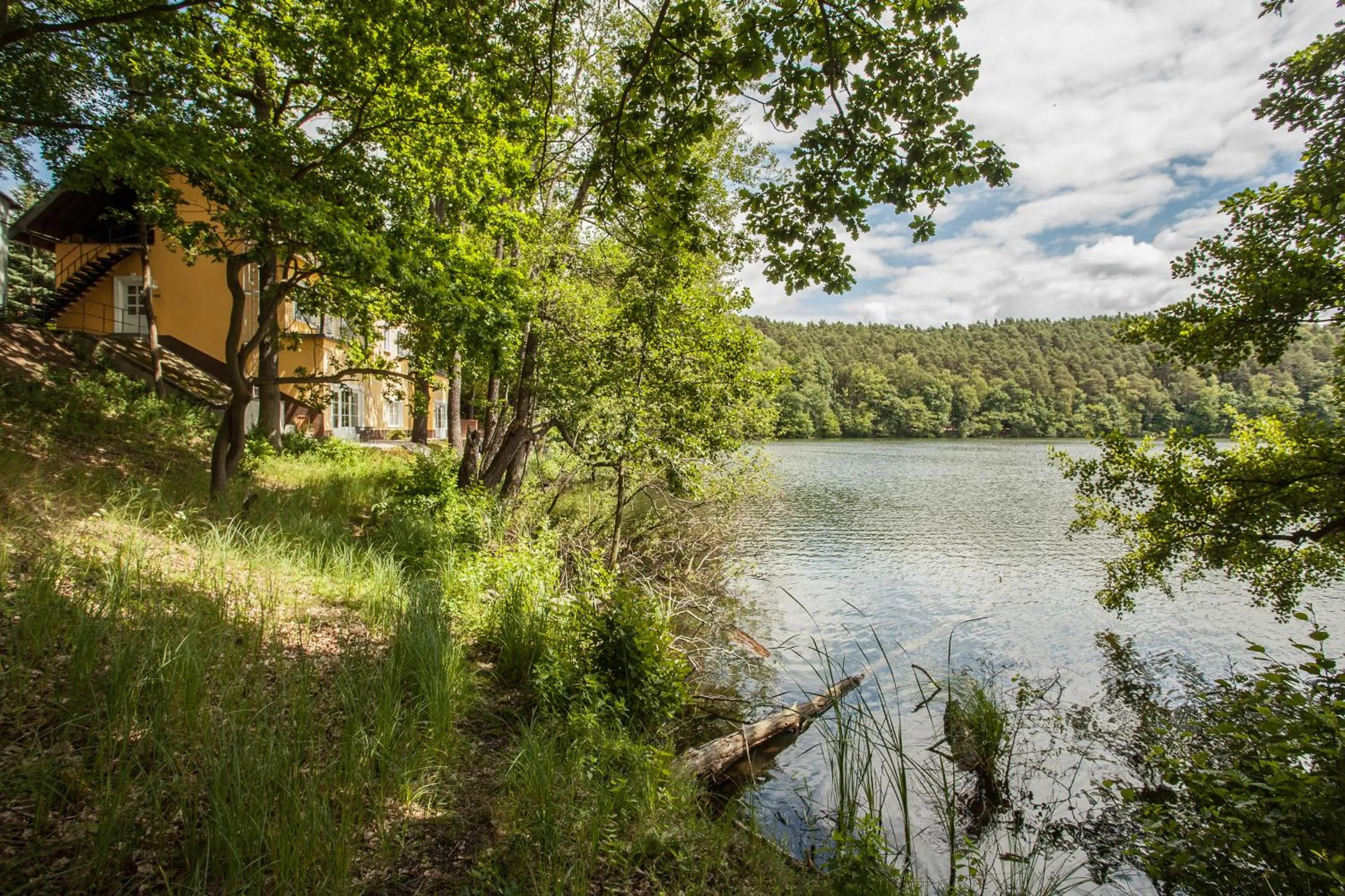 Property building in Waldsee Hotel am Wirchensee