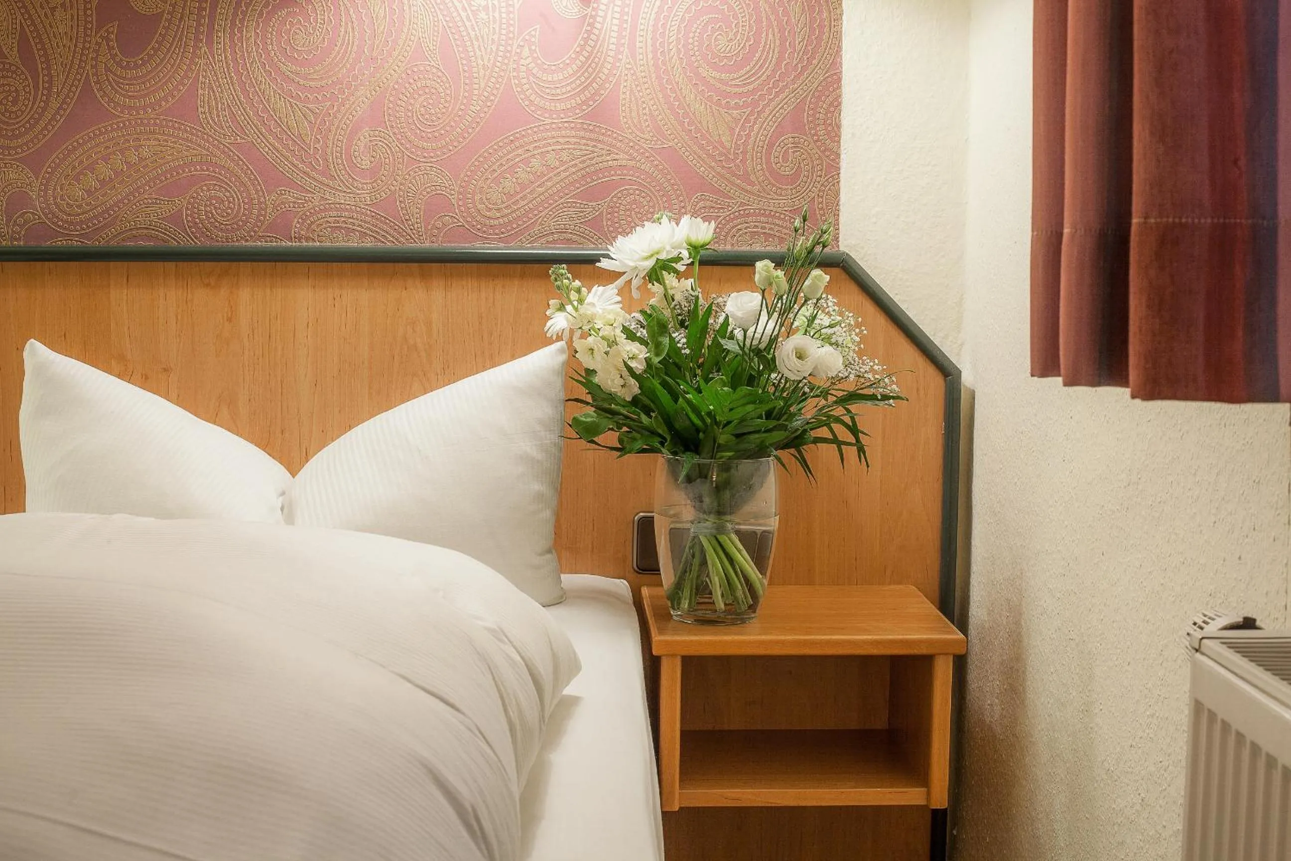 Bed in Waldsee Hotel am Wirchensee