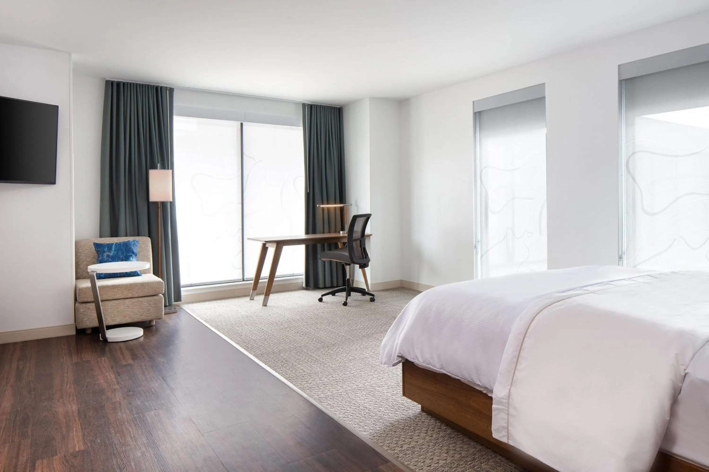 Photo of the whole room, Bed in Element Iowa City