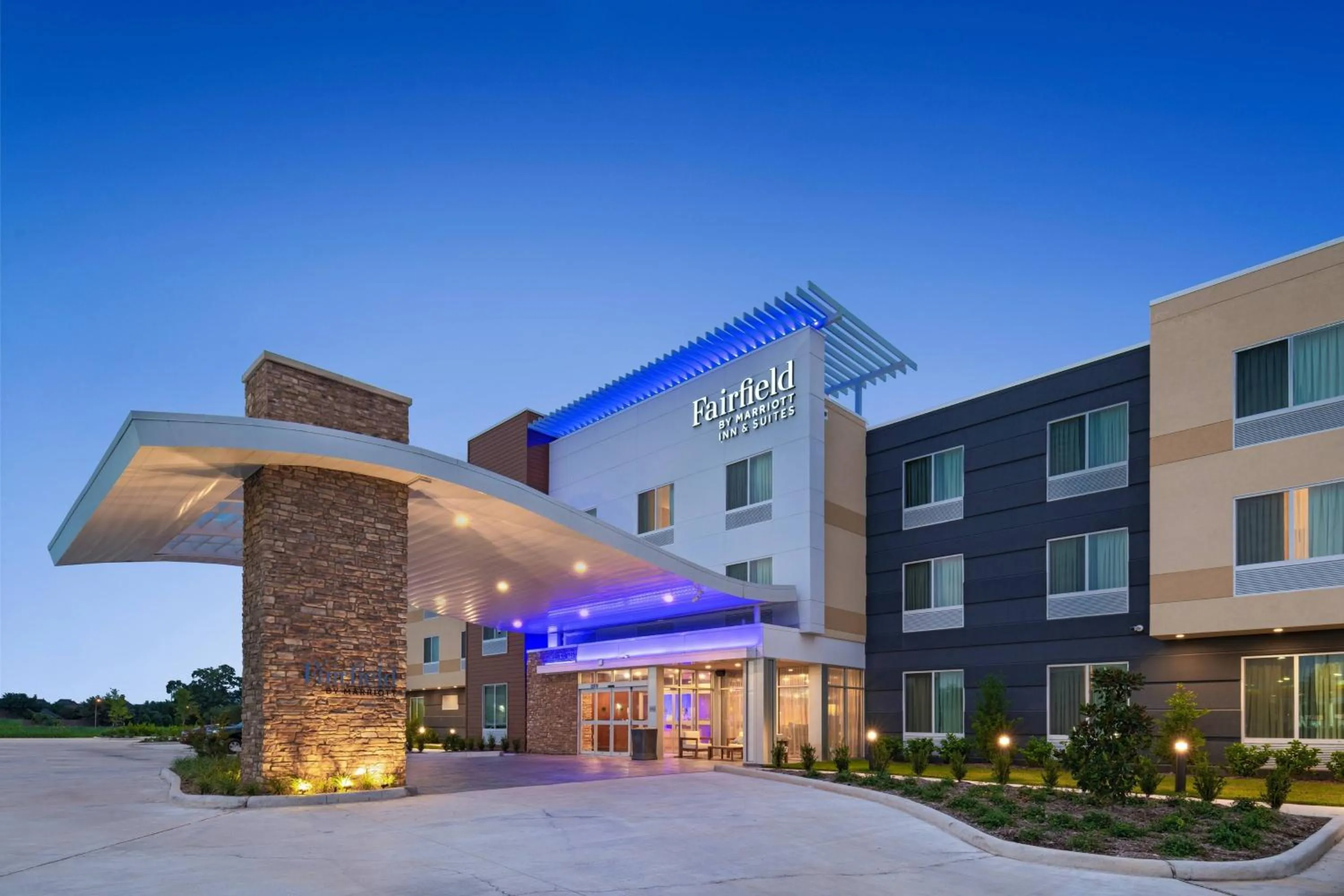 Property building in Fairfield Inn & Suites Houston Richmond