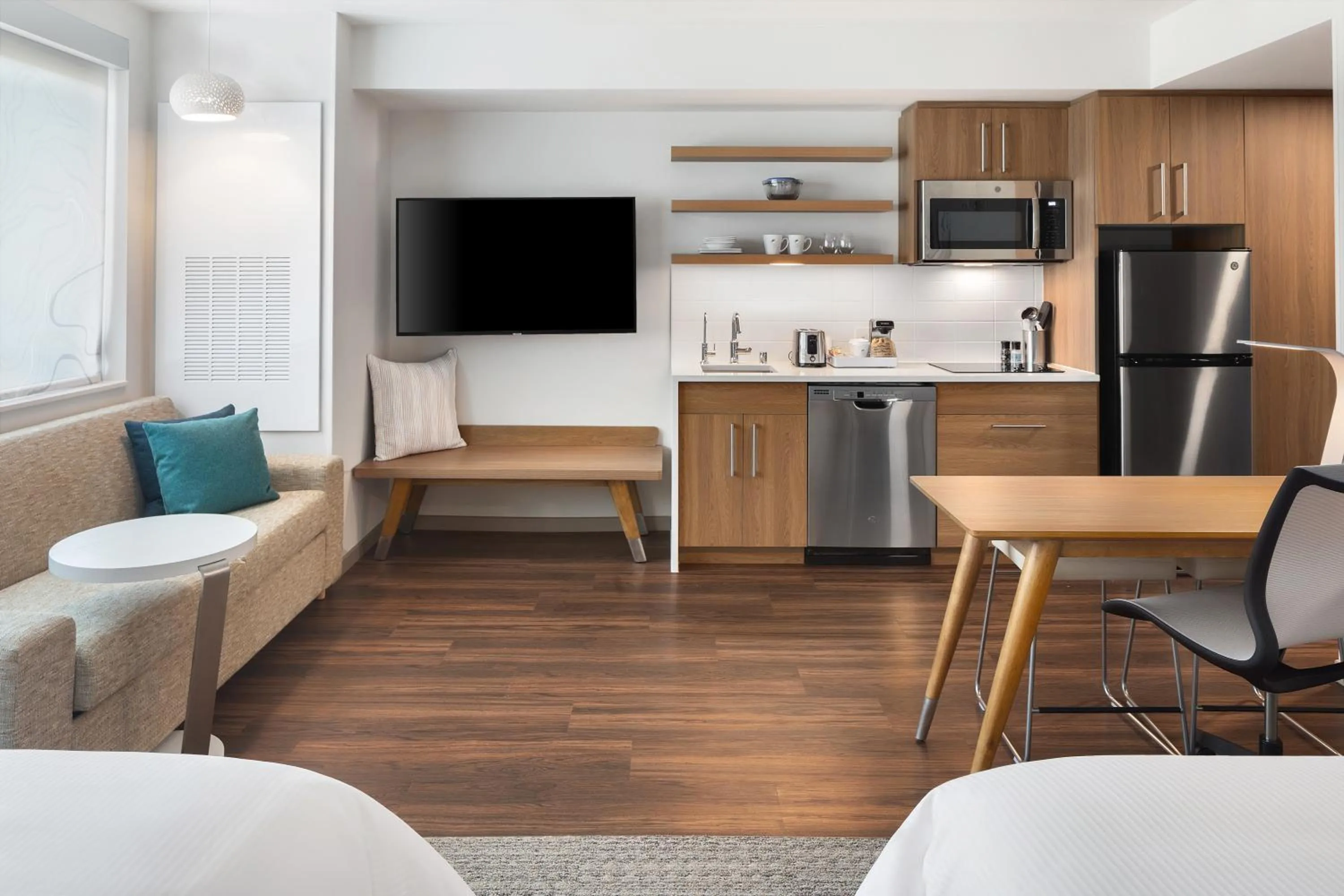 TV and multimedia in Element Bloomington Mall of America