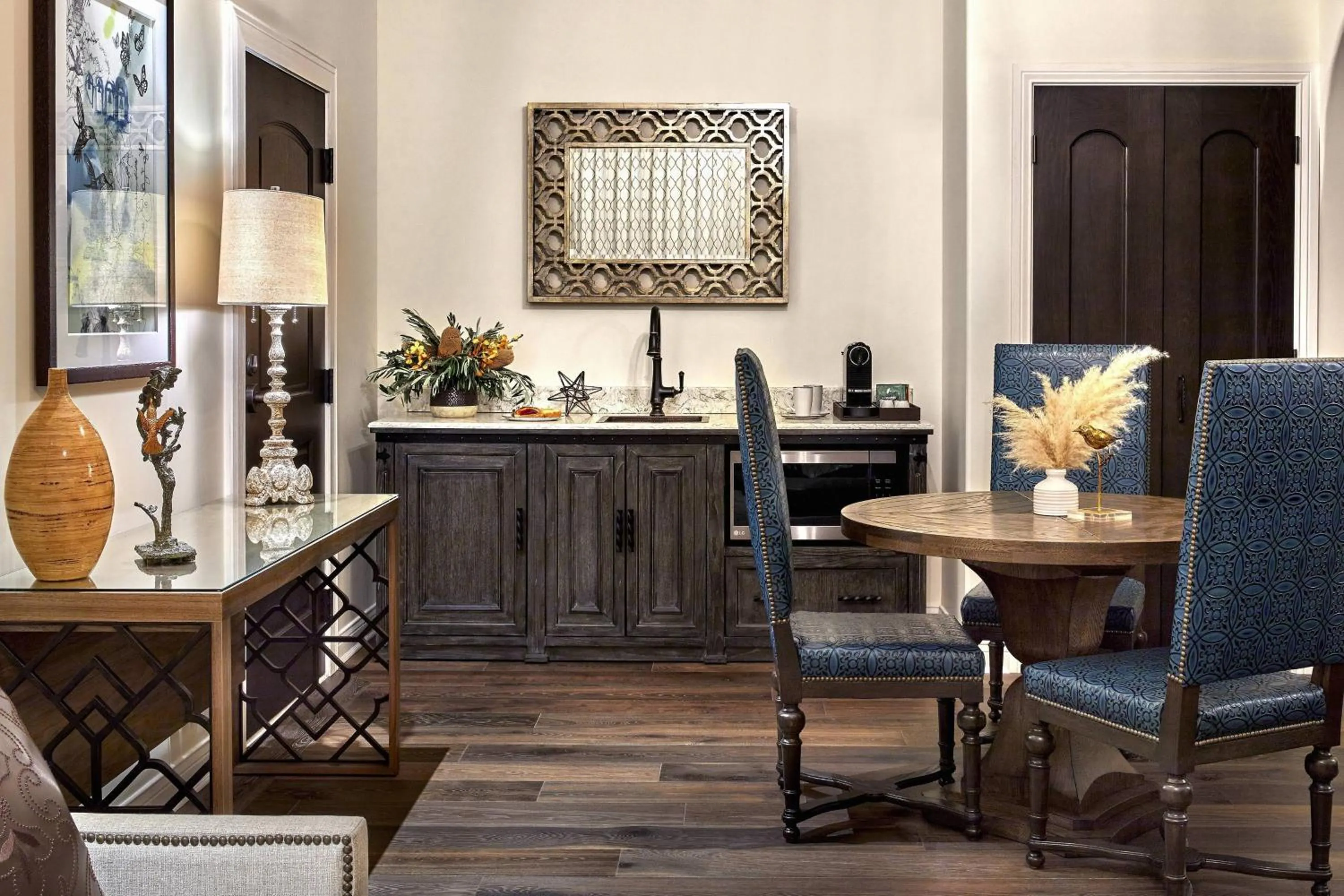 Kitchen or kitchenette in Inn at the Mission San Juan Capistrano, Autograph Collection