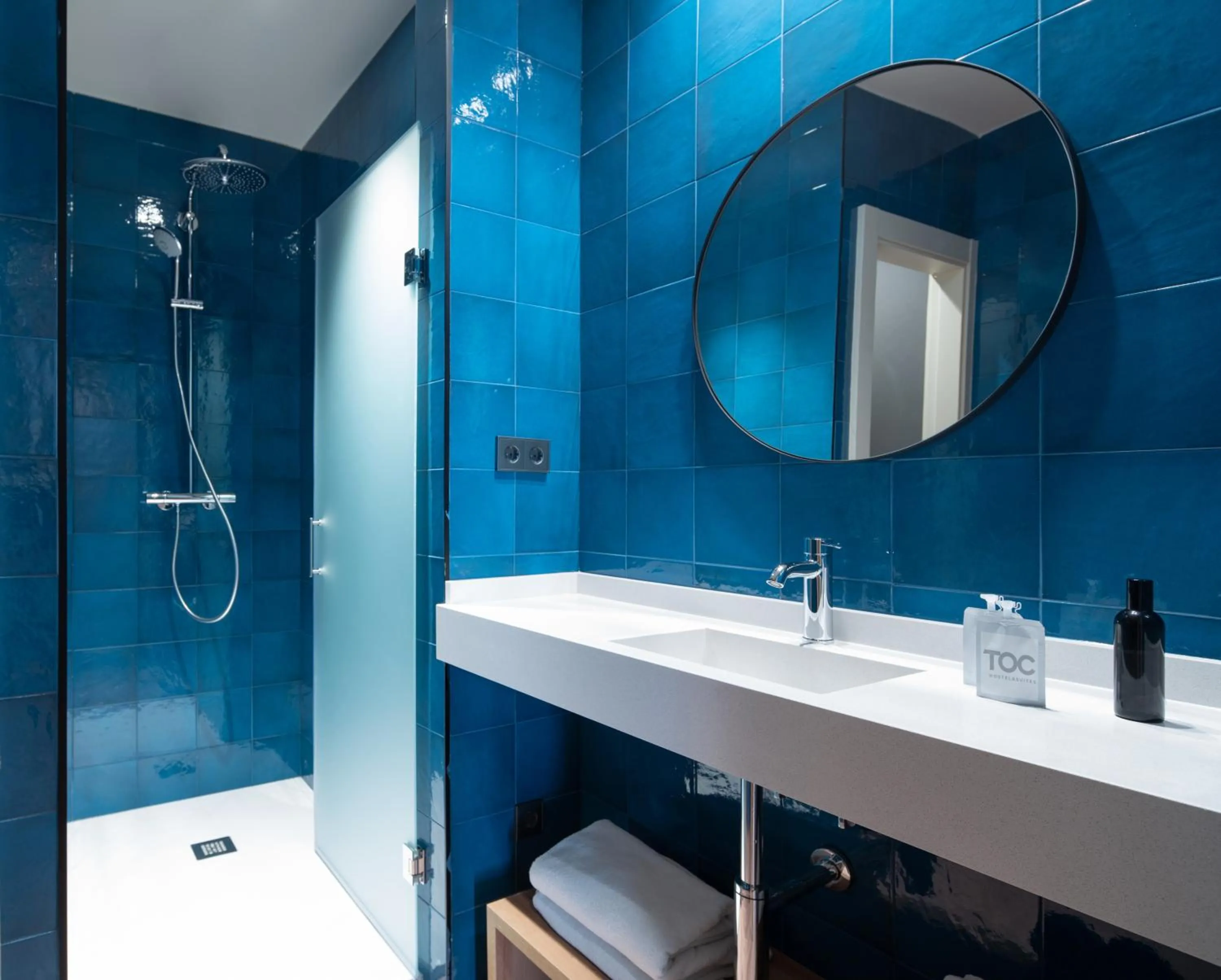 Shower in Toc Hostel Granada