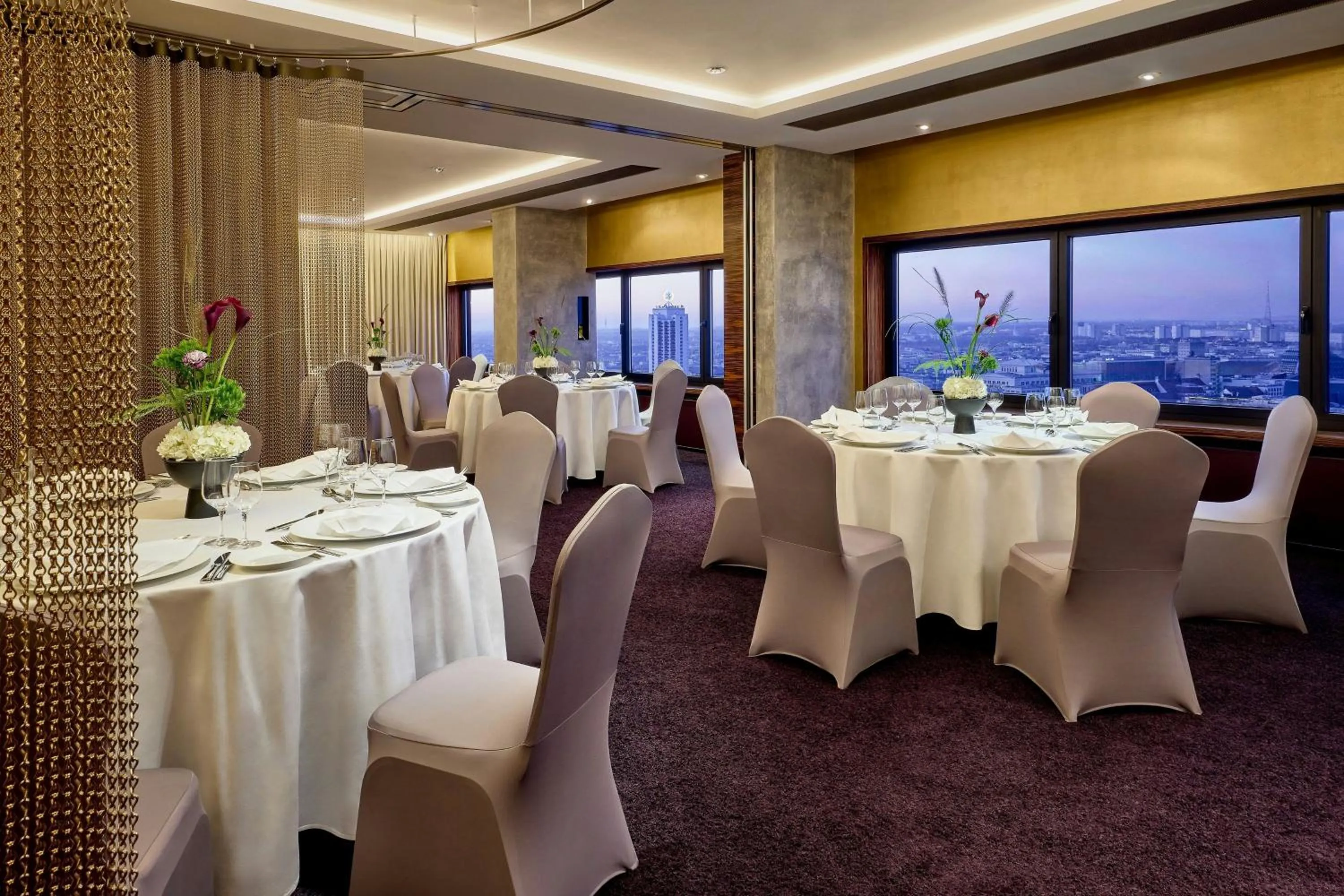 Restaurant/places to eat in The Westin Leipzig