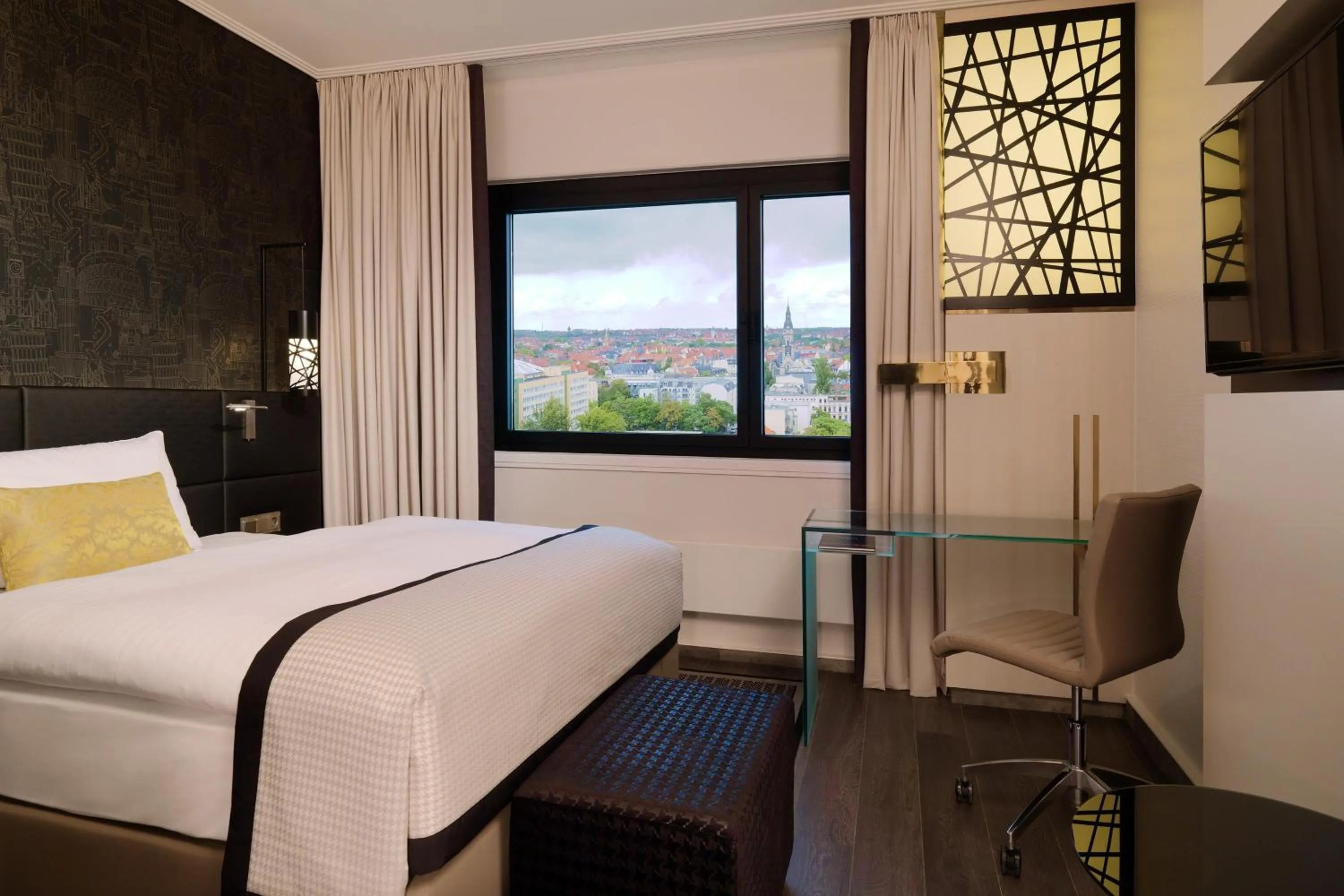 Photo of the whole room, Bed in The Westin Leipzig