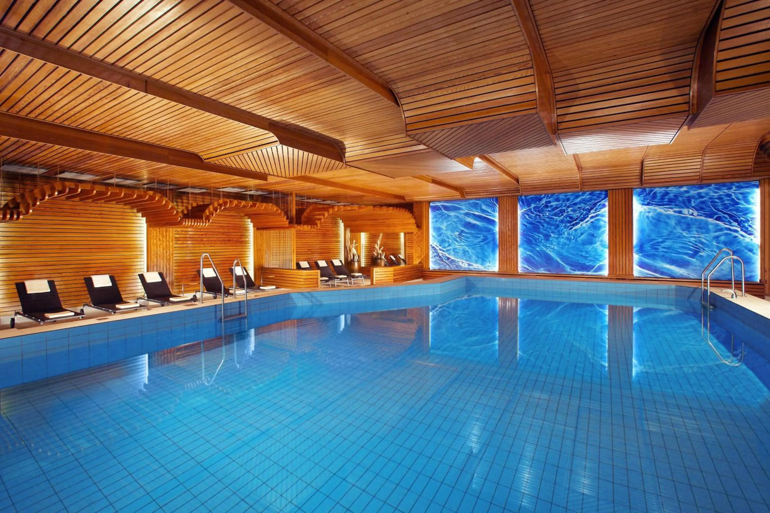 Swimming pool in The Westin Leipzig