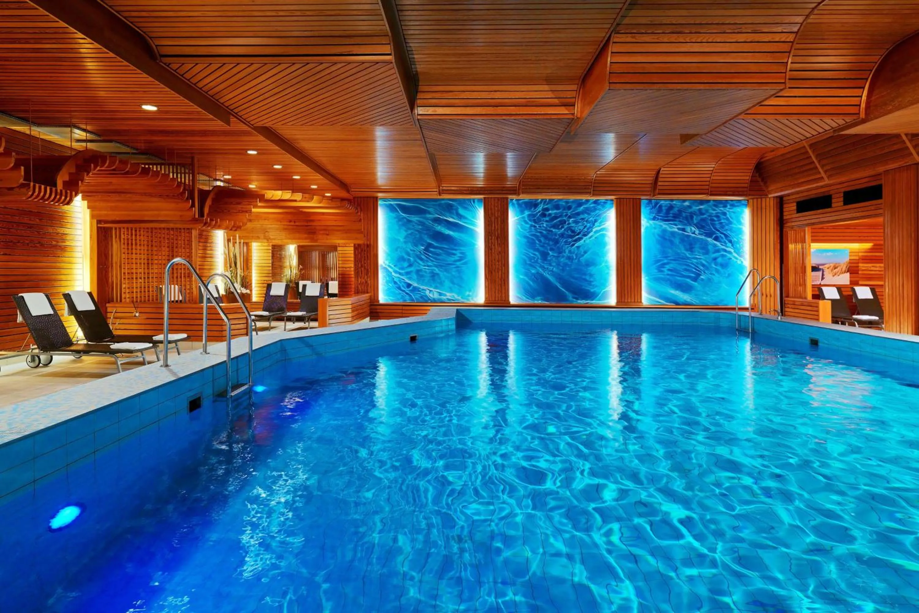 Swimming pool in The Westin Leipzig