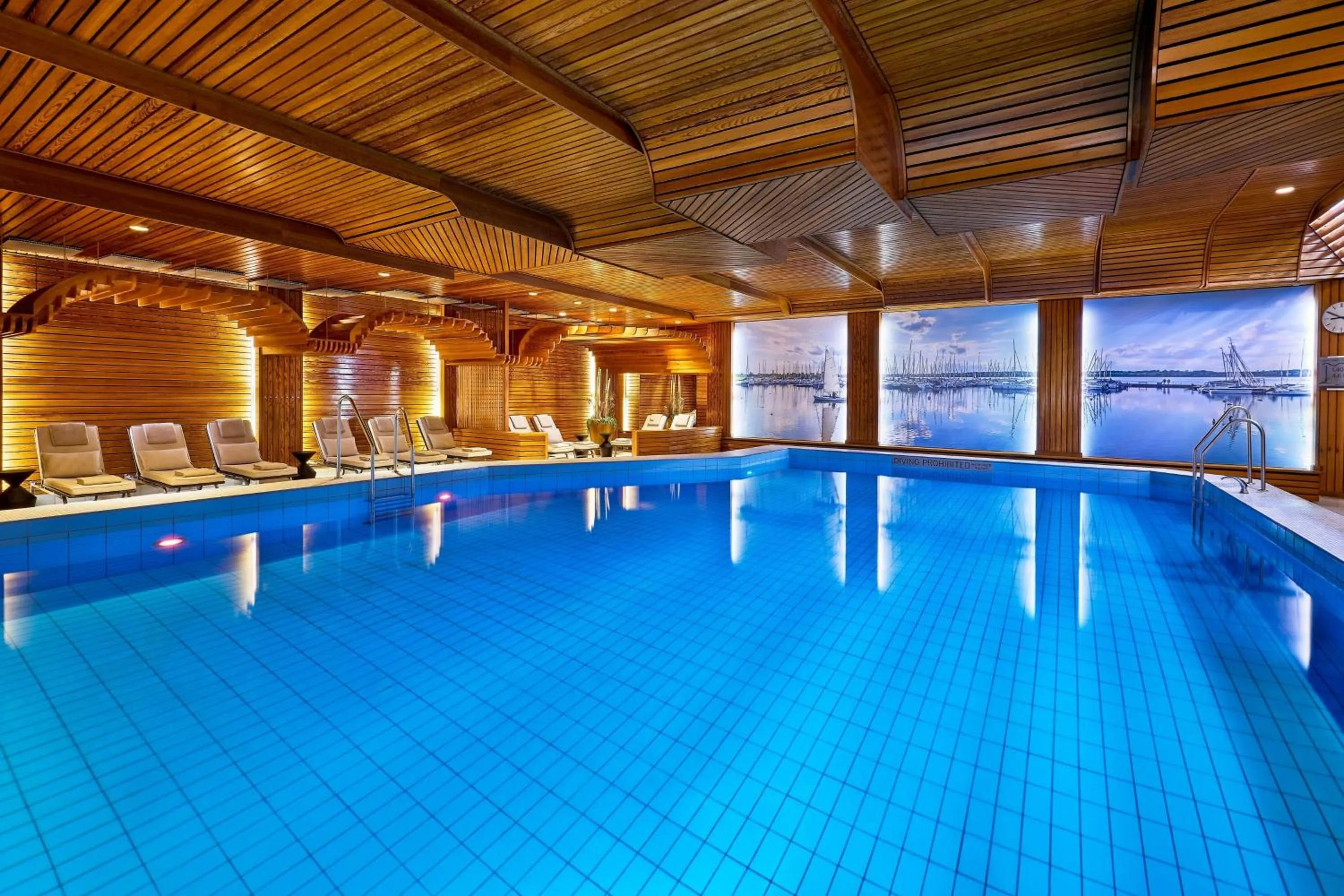 Swimming pool in The Westin Leipzig