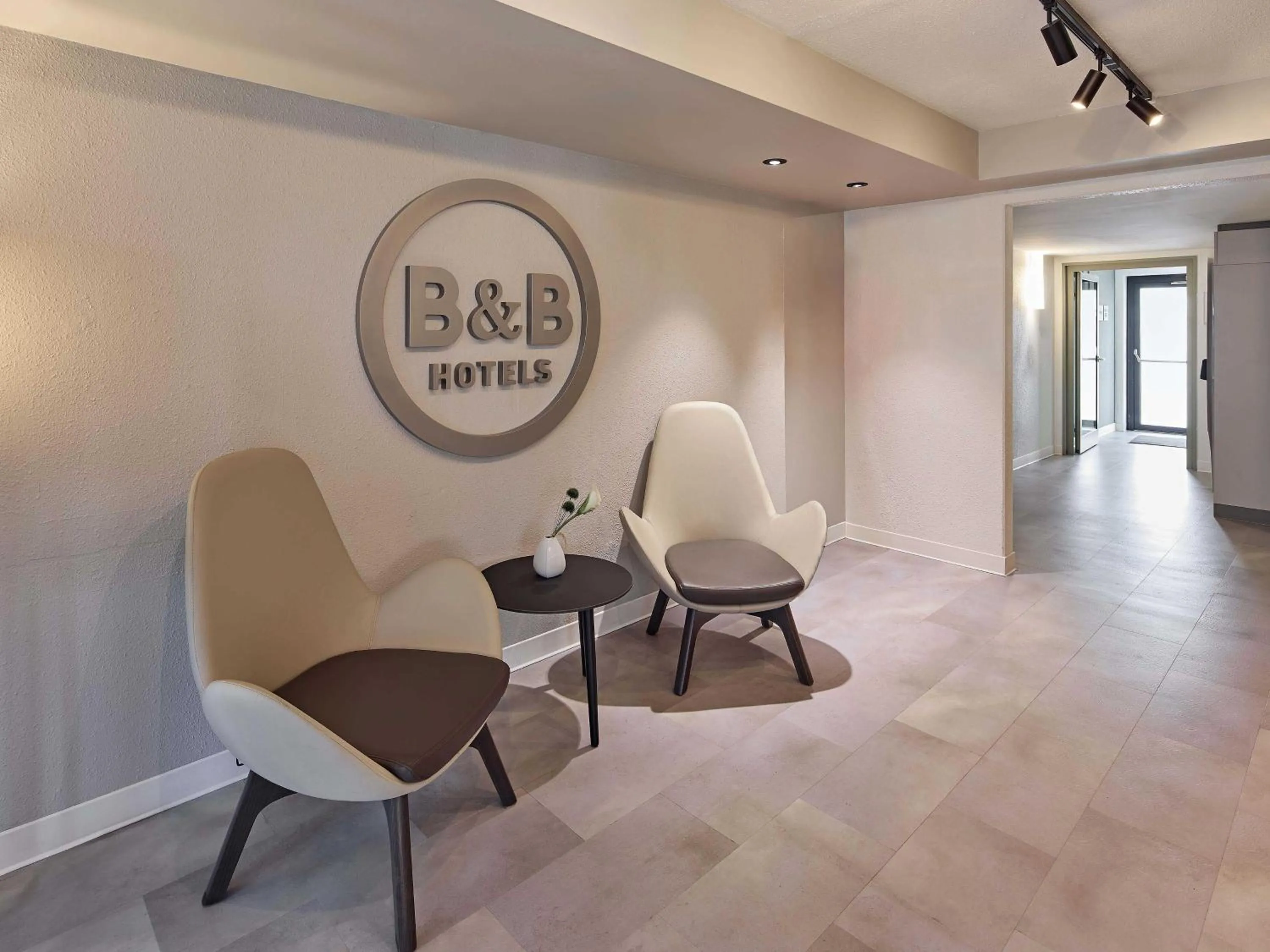 Lobby or reception in B&B HOTEL Köln-Marsdorf