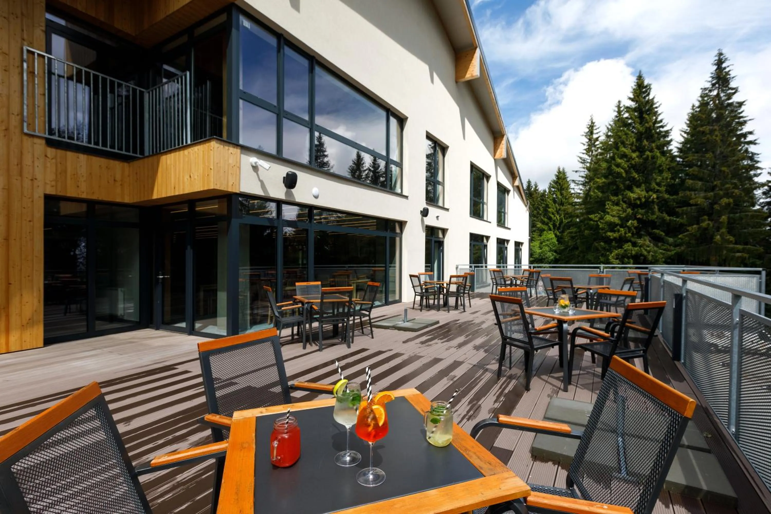 Restaurant/places to eat in Sporthotel Olympia