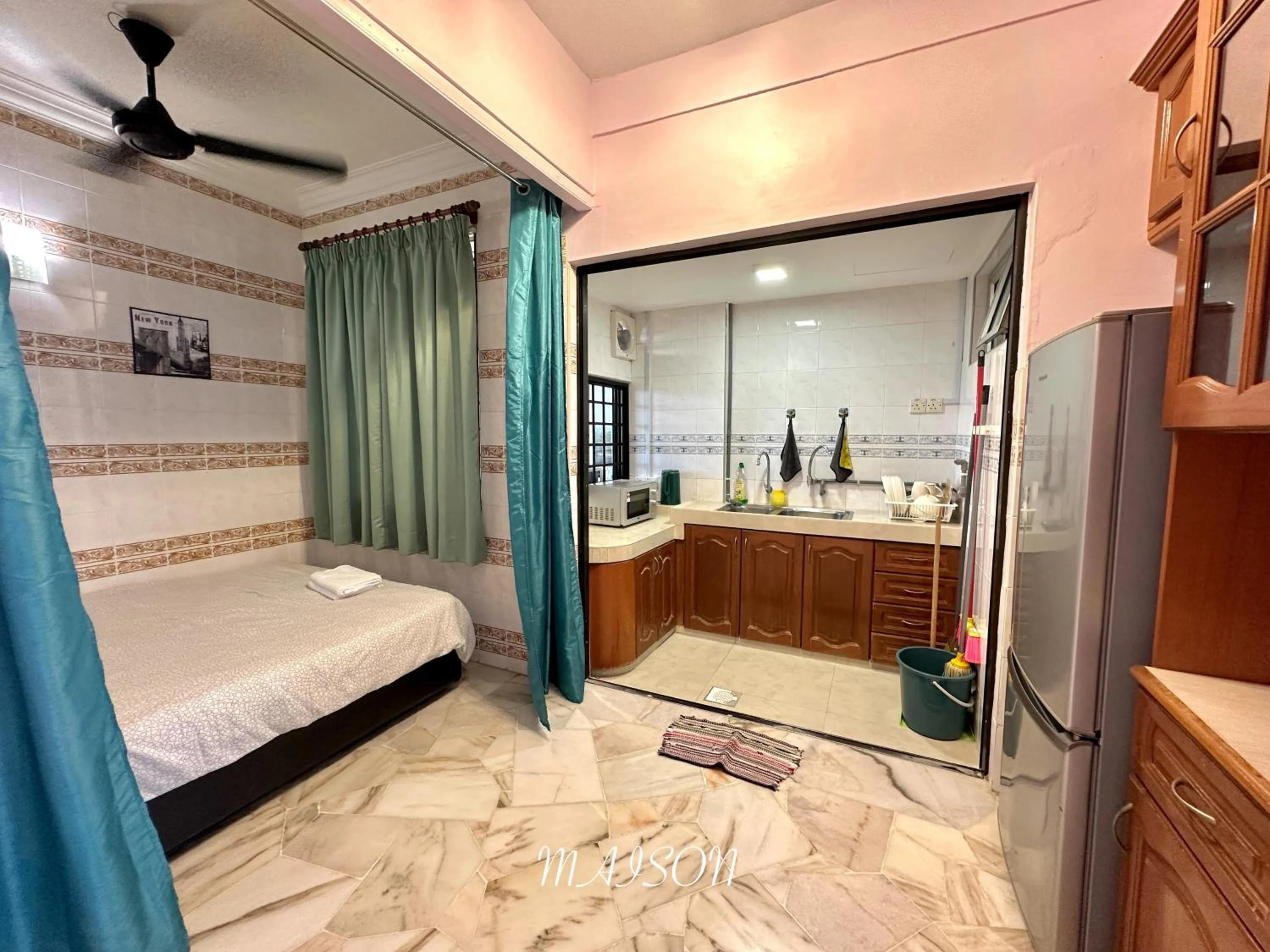 Bathroom, Bed in Maison Seaview Suites Port Dickson