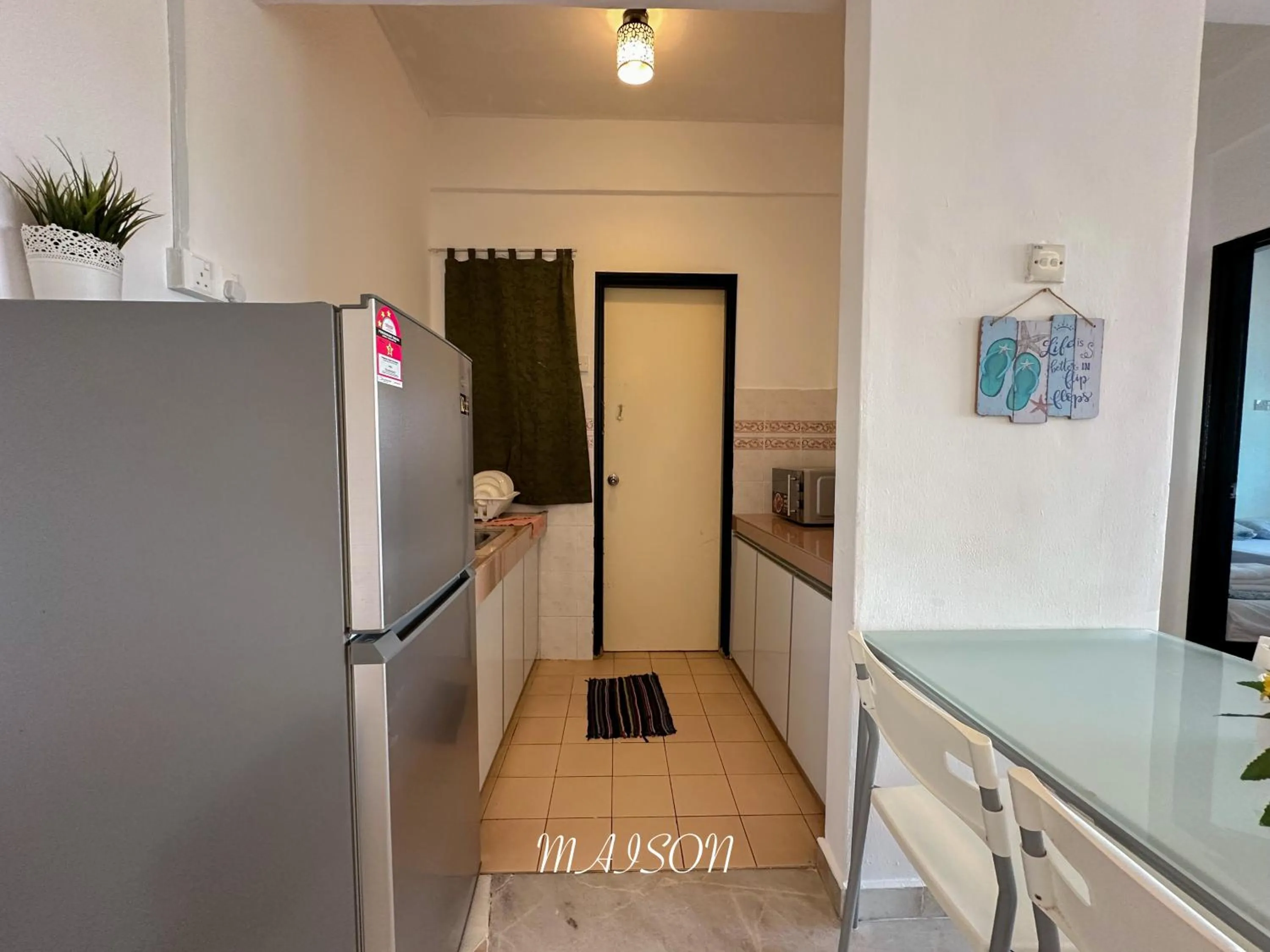 Kitchen or kitchenette in Maison Seaview Suites Port Dickson