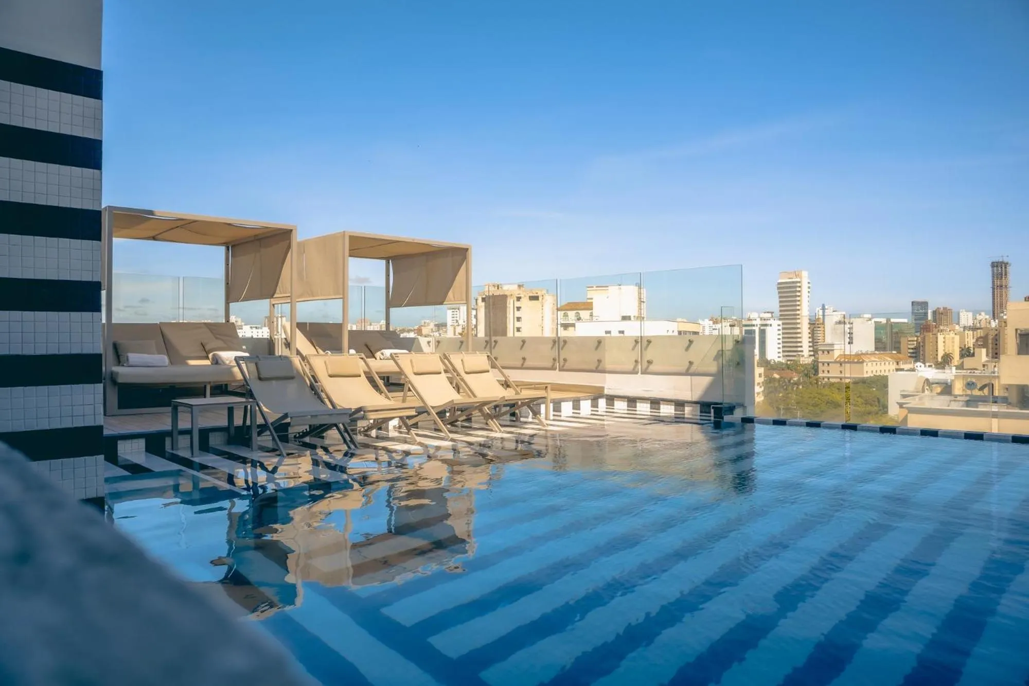 Swimming pool in Faranda Collection Barranquilla, a member of Radisson Individuals