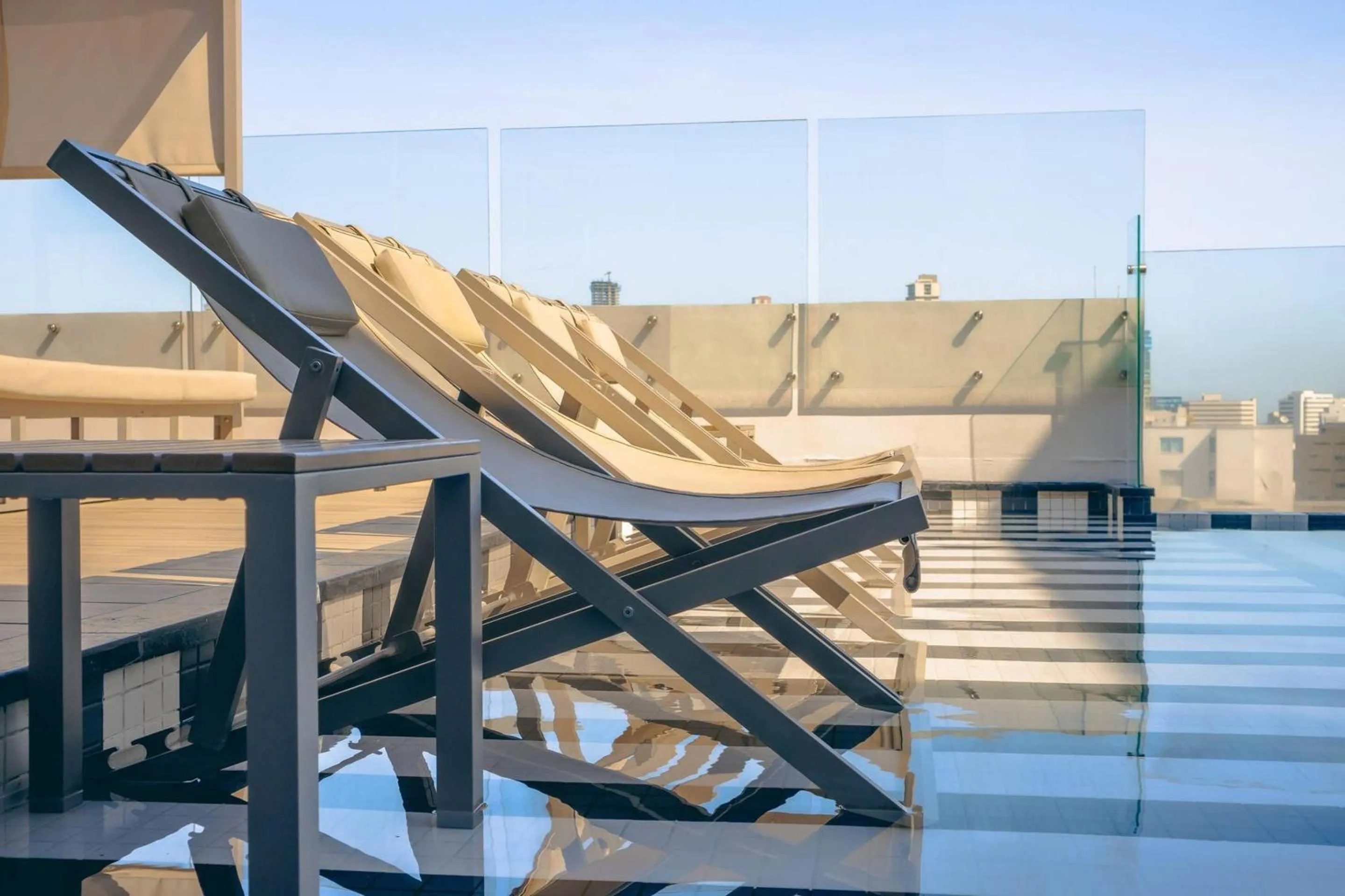 Swimming pool in Faranda Collection Barranquilla, a member of Radisson Individuals