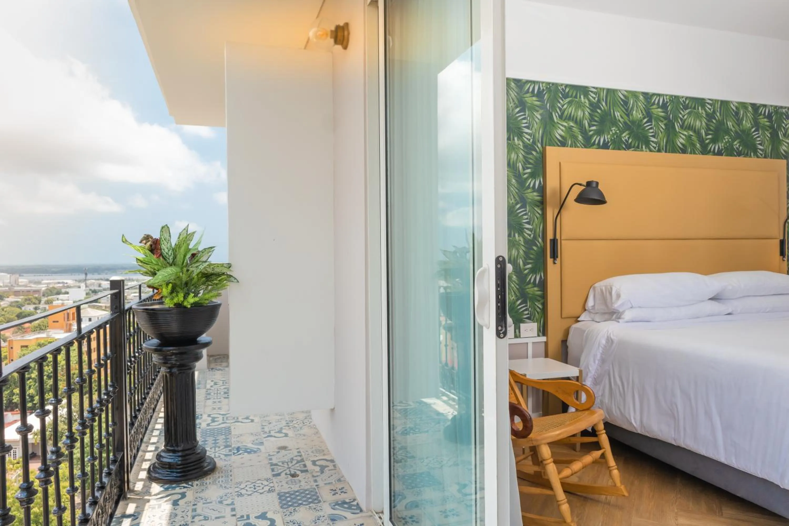 Shower, Bed in Faranda Collection Barranquilla, a member of Radisson Individuals