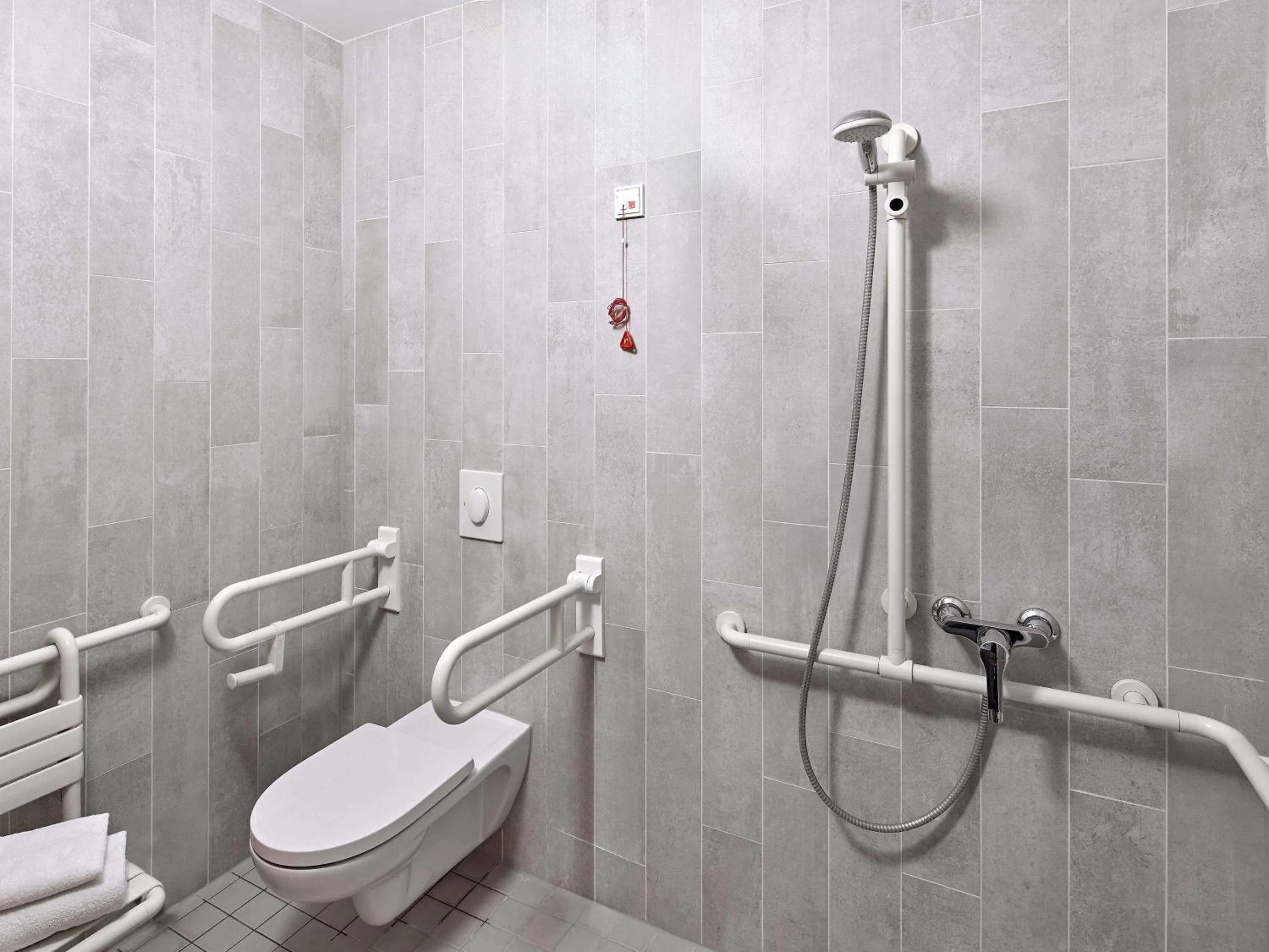 Bathroom in B&B HOTEL Köln-Porz