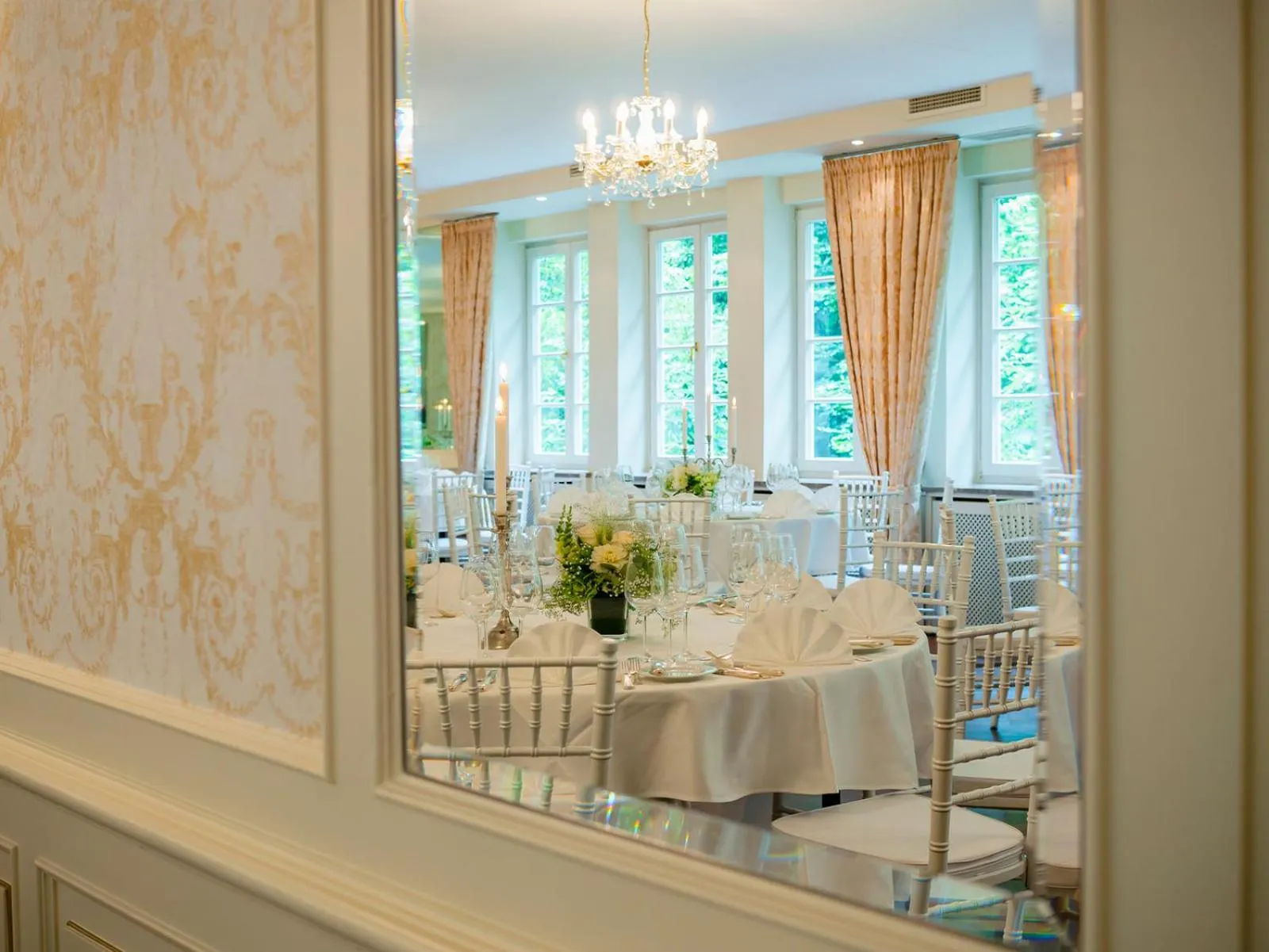 wedding in Romantik Hotel-Restaurant Altenberger Hof