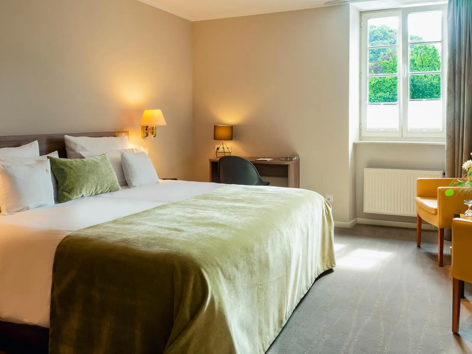 Bedroom, Bed in Romantik Hotel-Restaurant Altenberger Hof