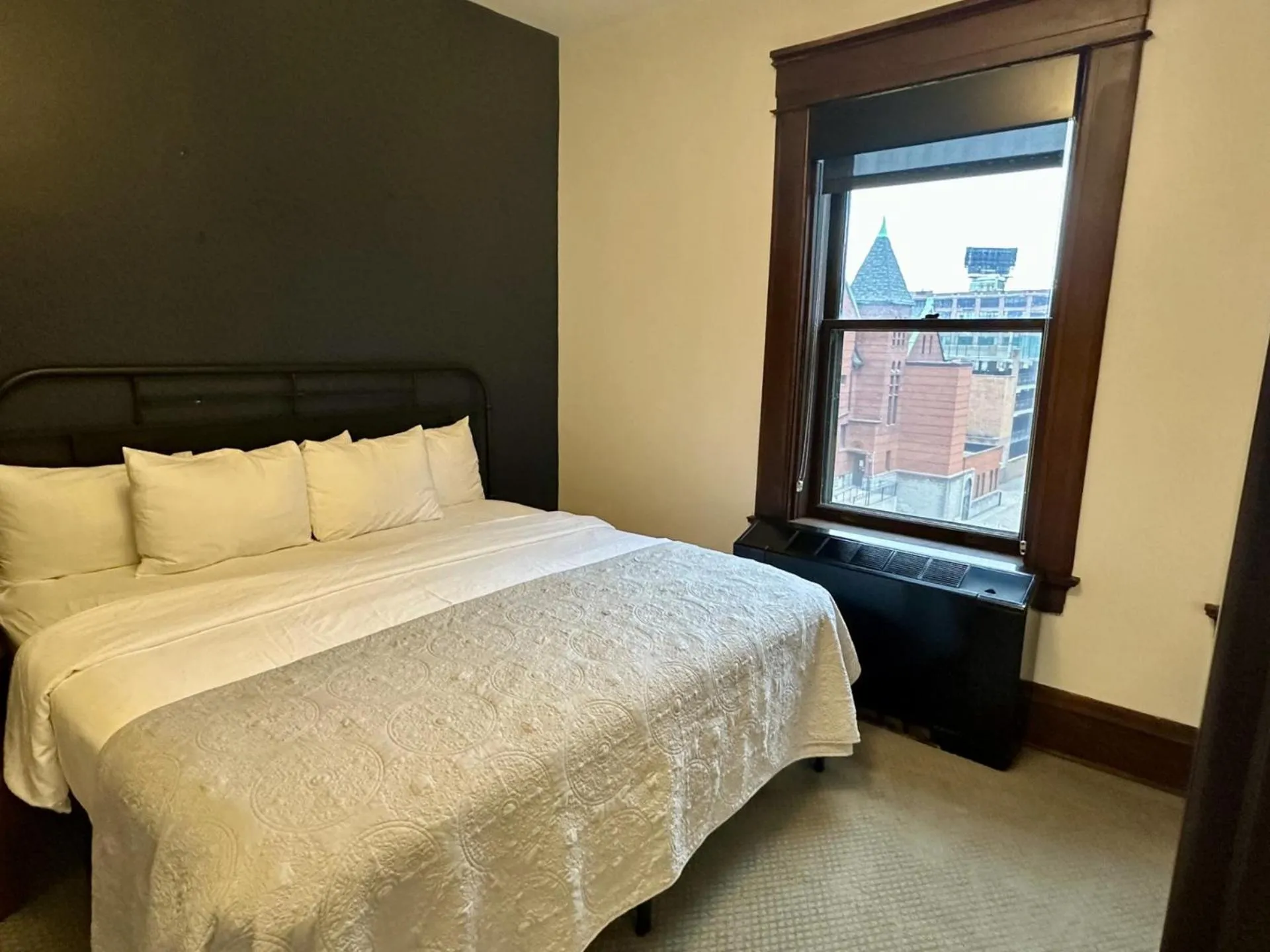 Bed in Celeste of St Paul